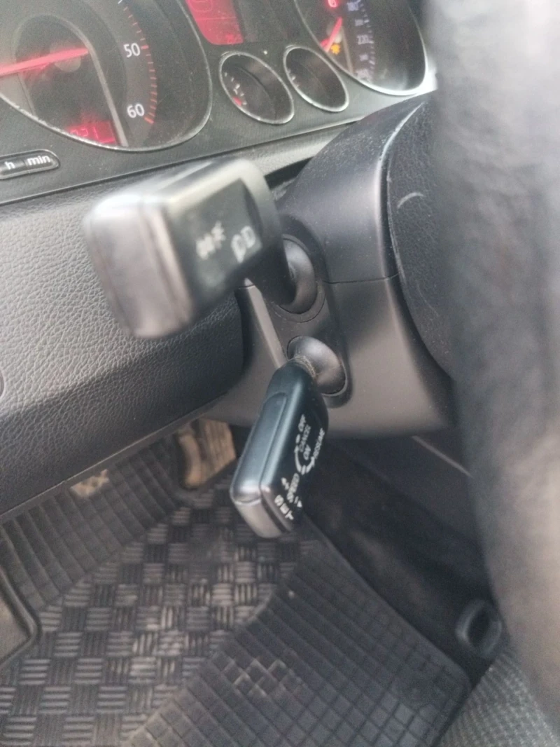 VW Passat, снимка 15 - Автомобили и джипове - 52218127