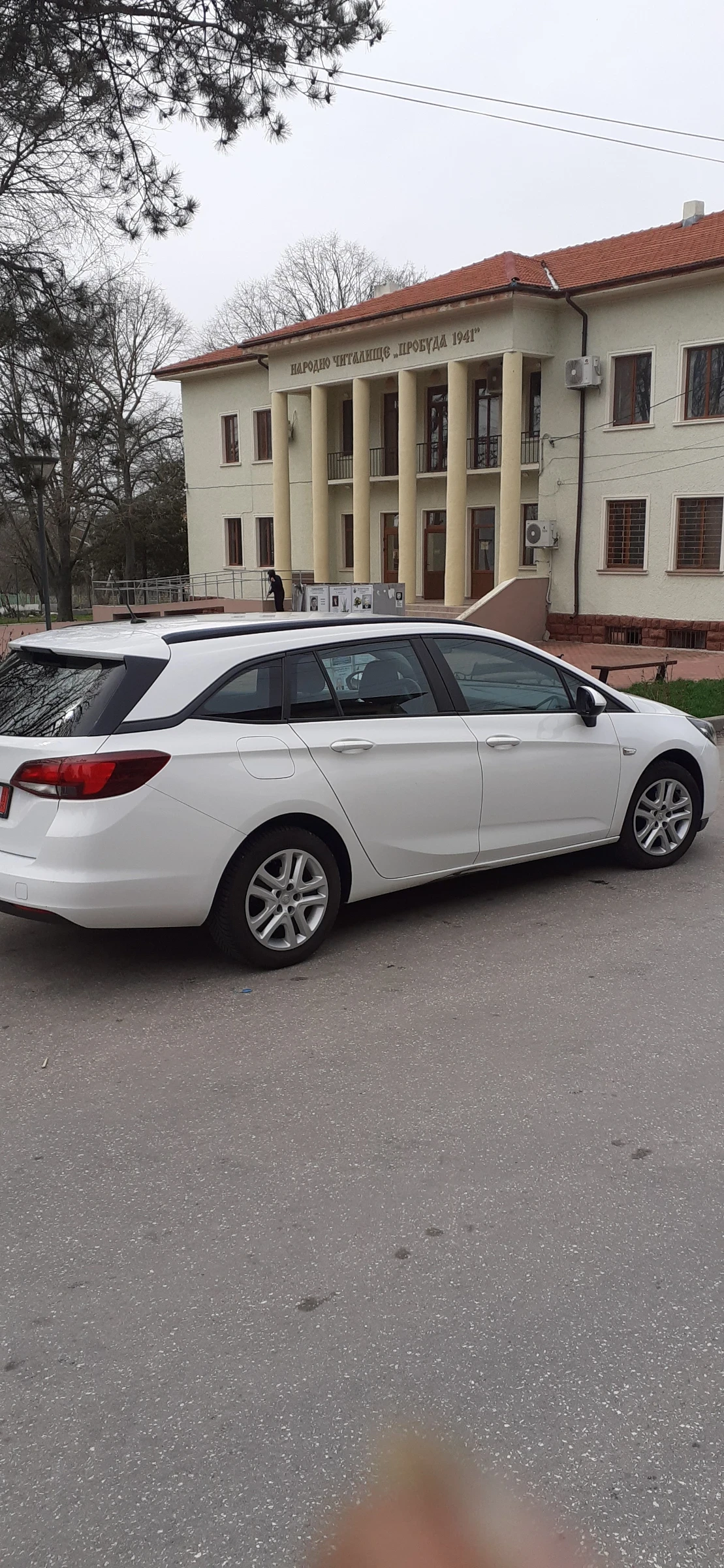 Opel Astra Sports Tourer 1, 5 CDTI  - изображение 4