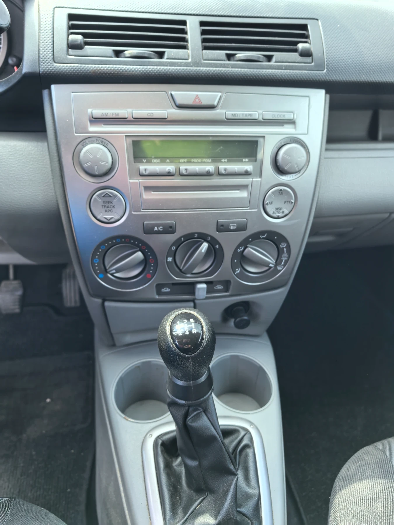 Mazda 2 1.3i  - изображение 10