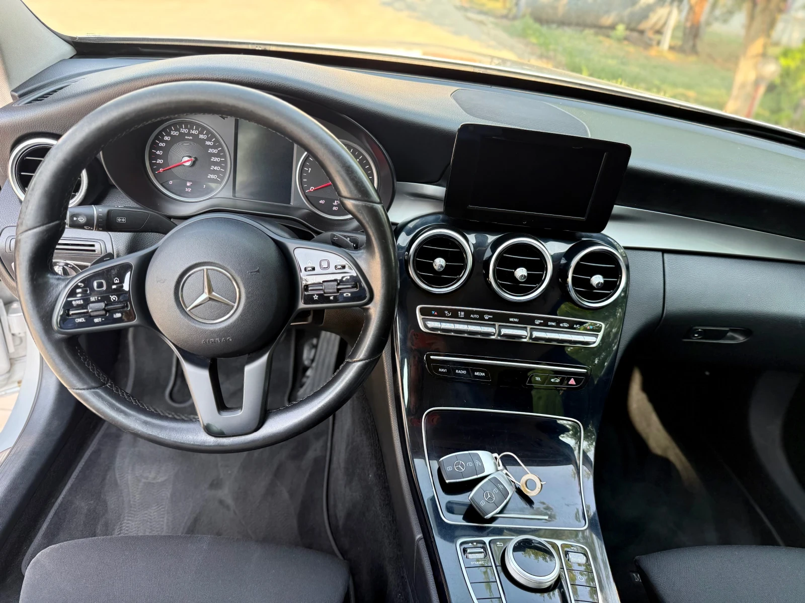 Mercedes-Benz C 180  - изображение 8