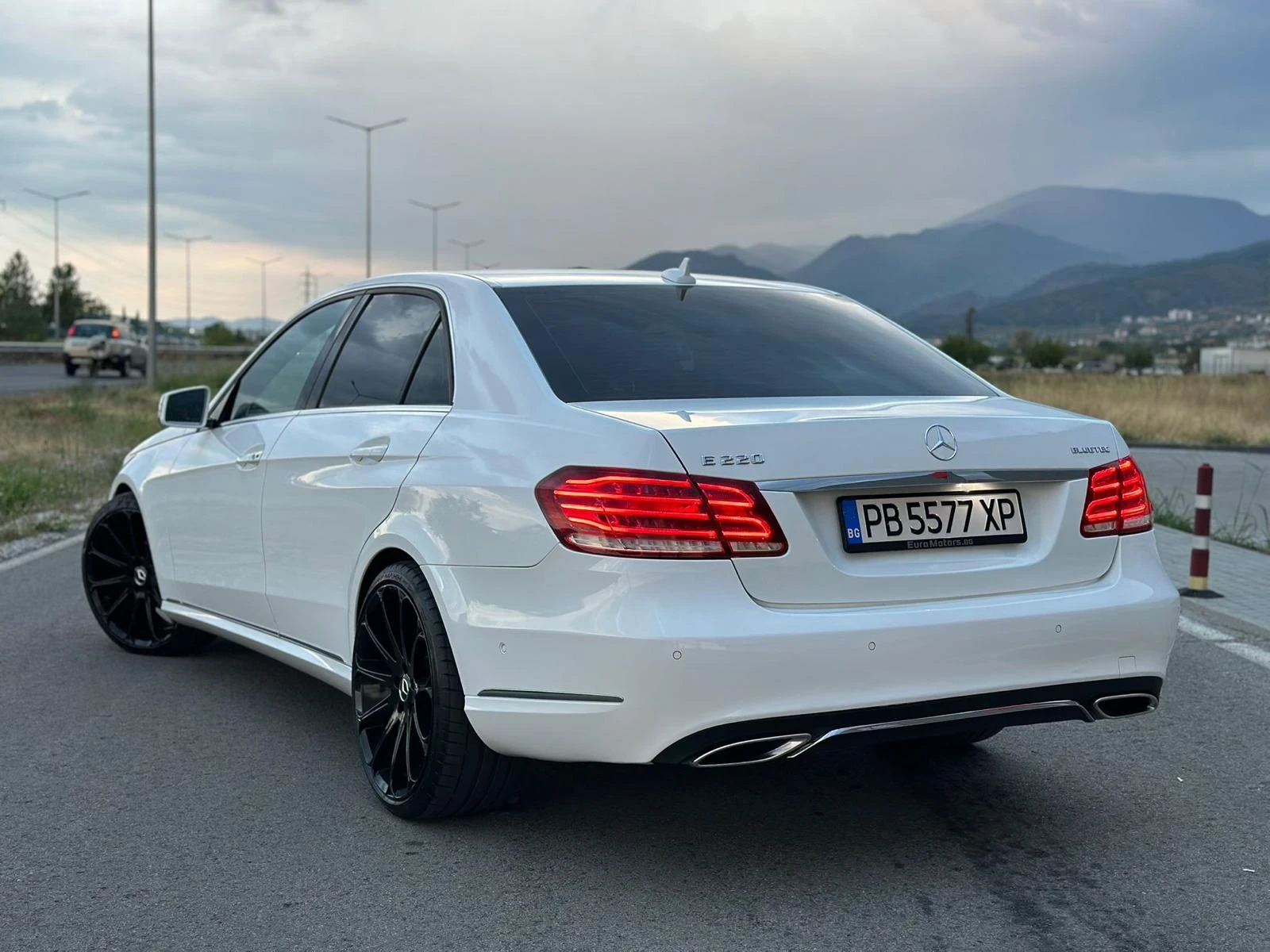 Mercedes-Benz E 220 9G  - изображение 7