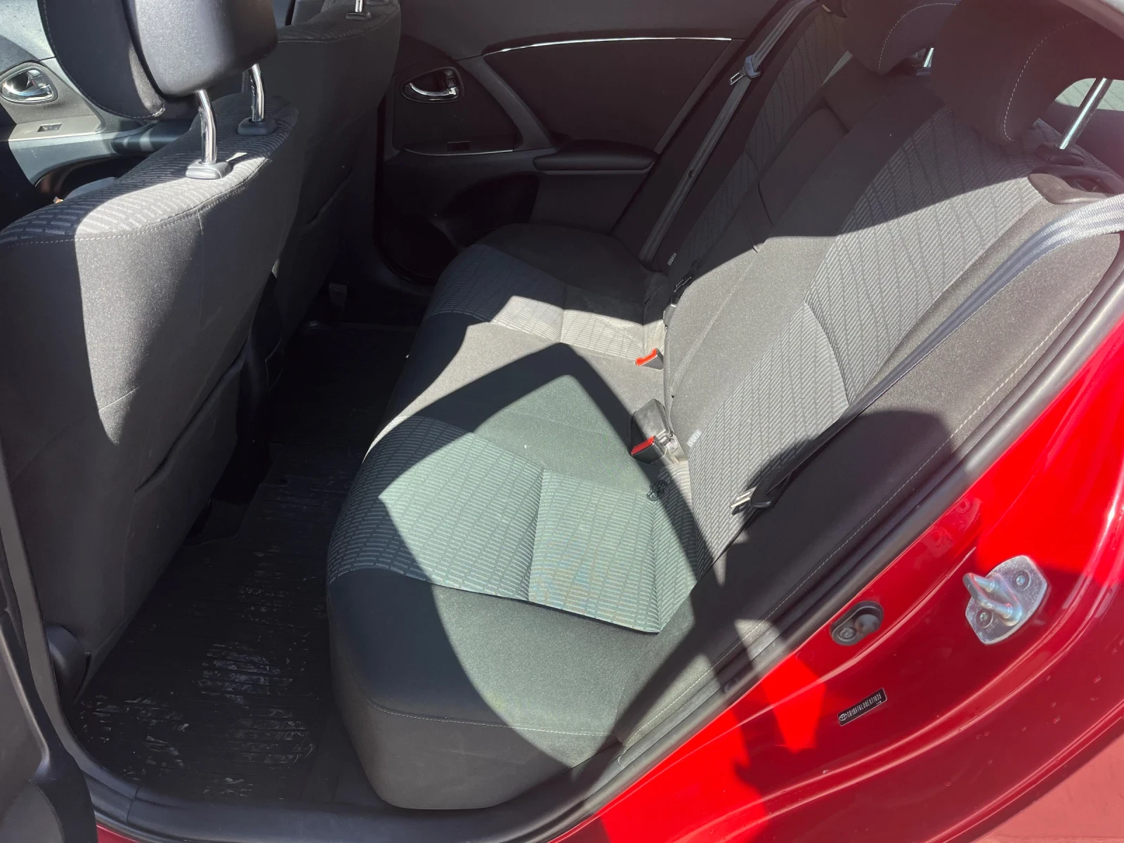 Toyota Avensis 2.0 D4D, снимка 8 - Автомобили и джипове - 53653326