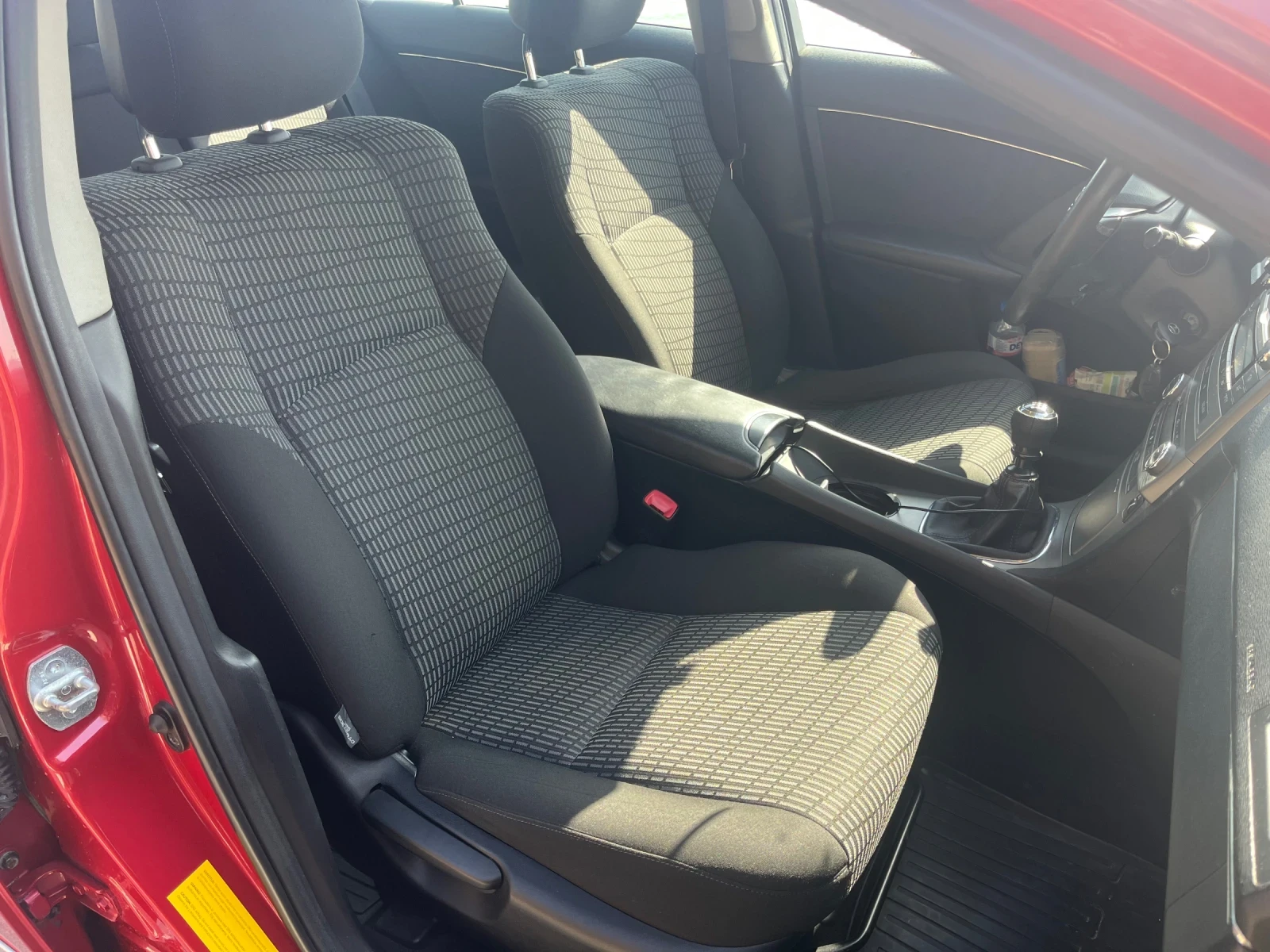 Toyota Avensis 2.0 D4D, снимка 10 - Автомобили и джипове - 53653326