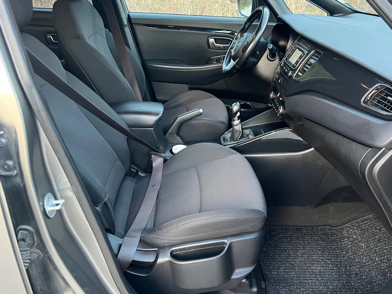 Kia Carens, снимка 10 - Автомобили и джипове - 53738512