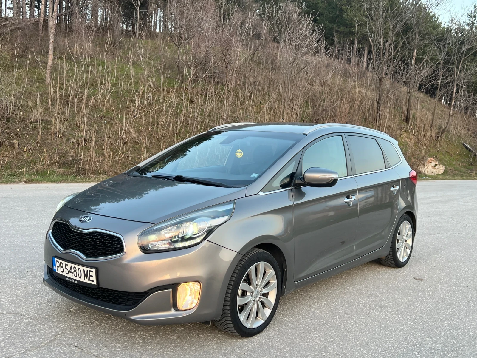 Kia Carens, снимка 2 - Автомобили и джипове - 53738512