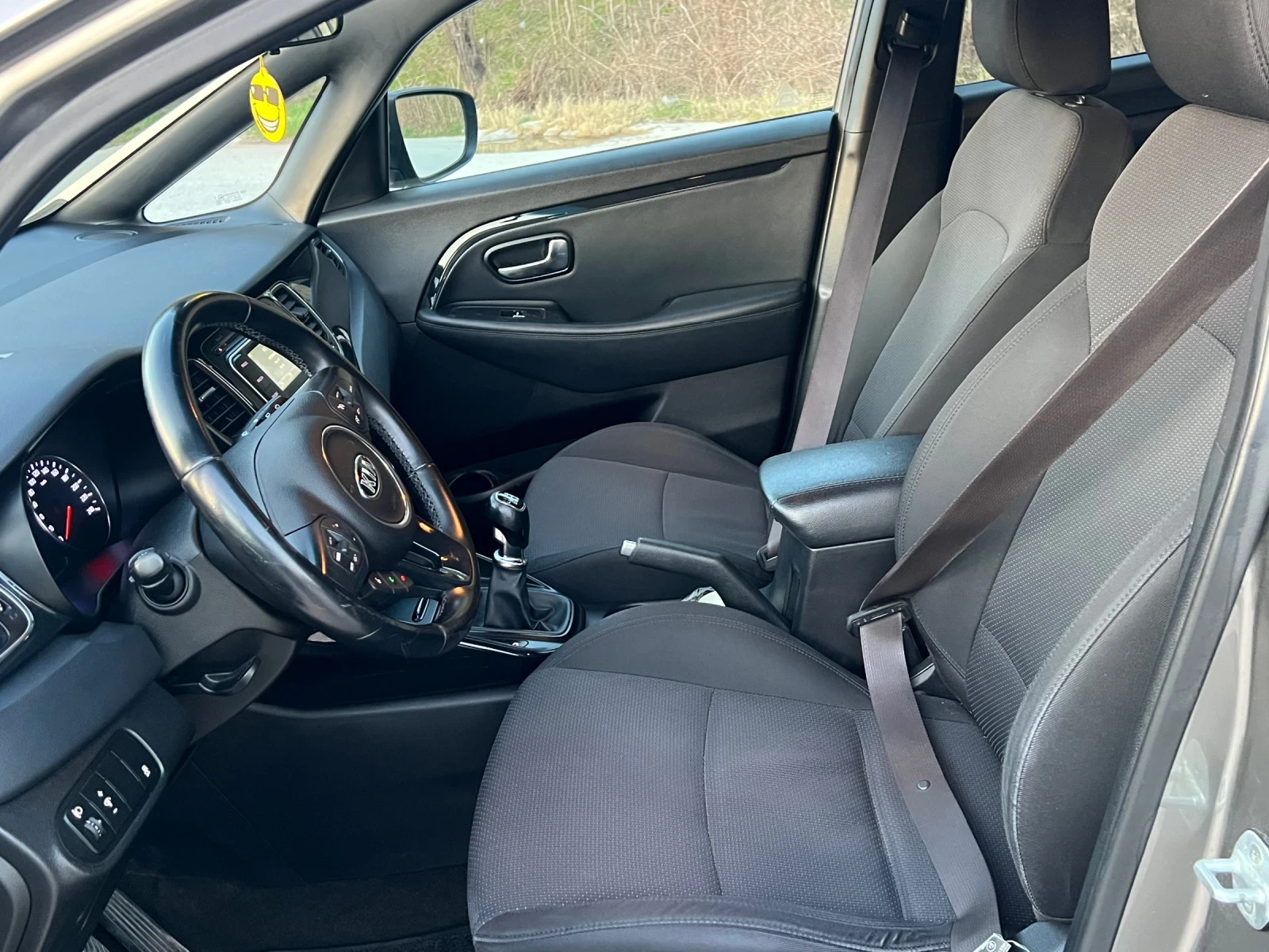 Kia Carens, снимка 9 - Автомобили и джипове - 53738512