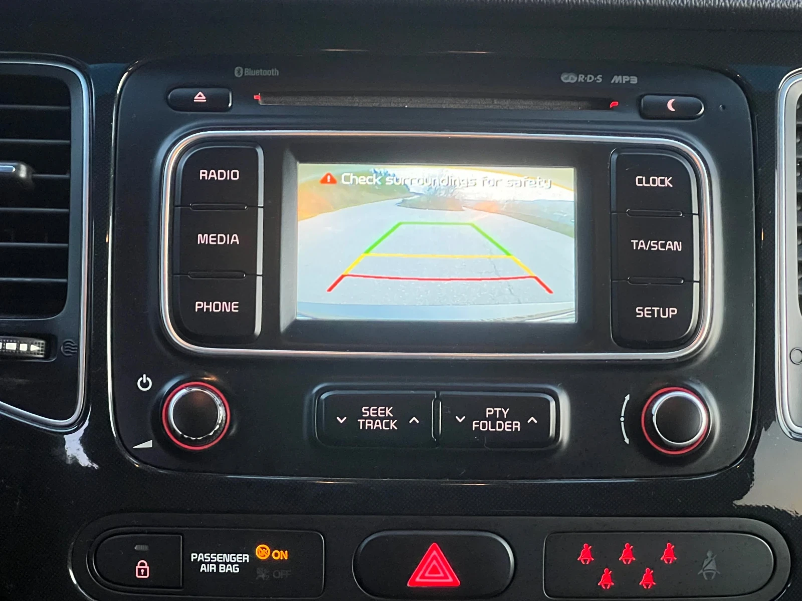 Kia Carens, снимка 12 - Автомобили и джипове - 53738512