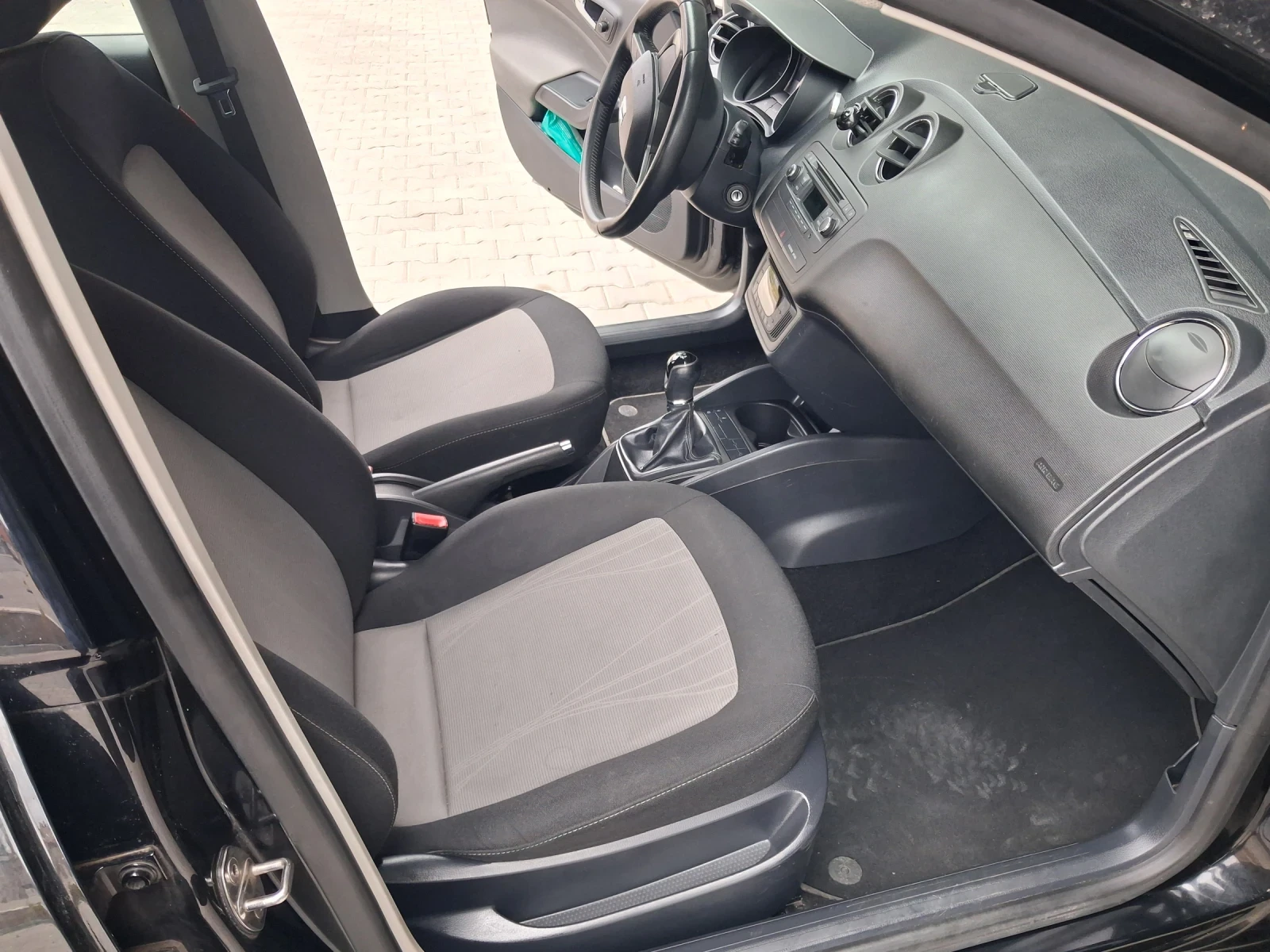 Seat Ibiza 1.6TDI 90 кс., снимка 11 - Автомобили и джипове - 53949672