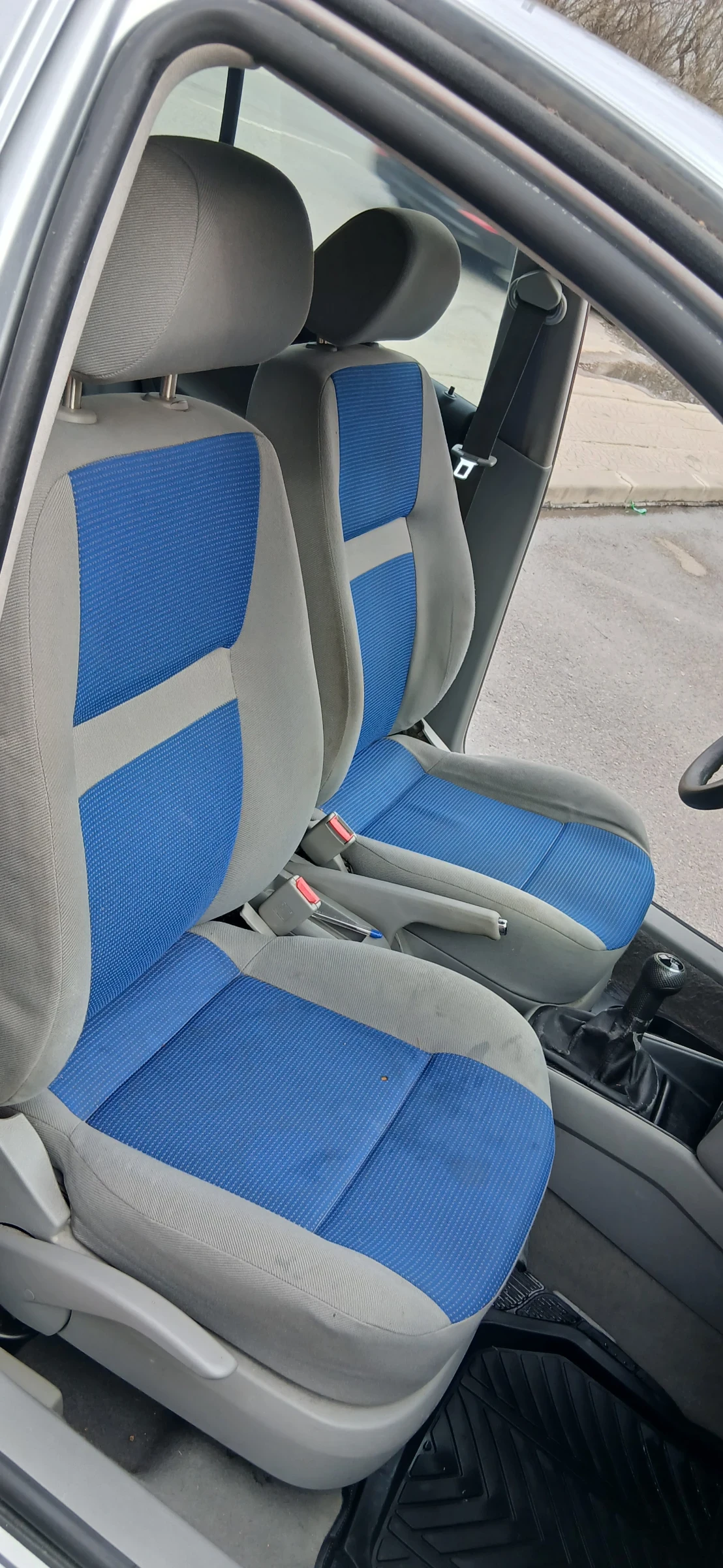 VW Golf 1.6 16v УНИКАЛНА ВИЗИЯ , снимка 11 - Автомобили и джипове - 53994230