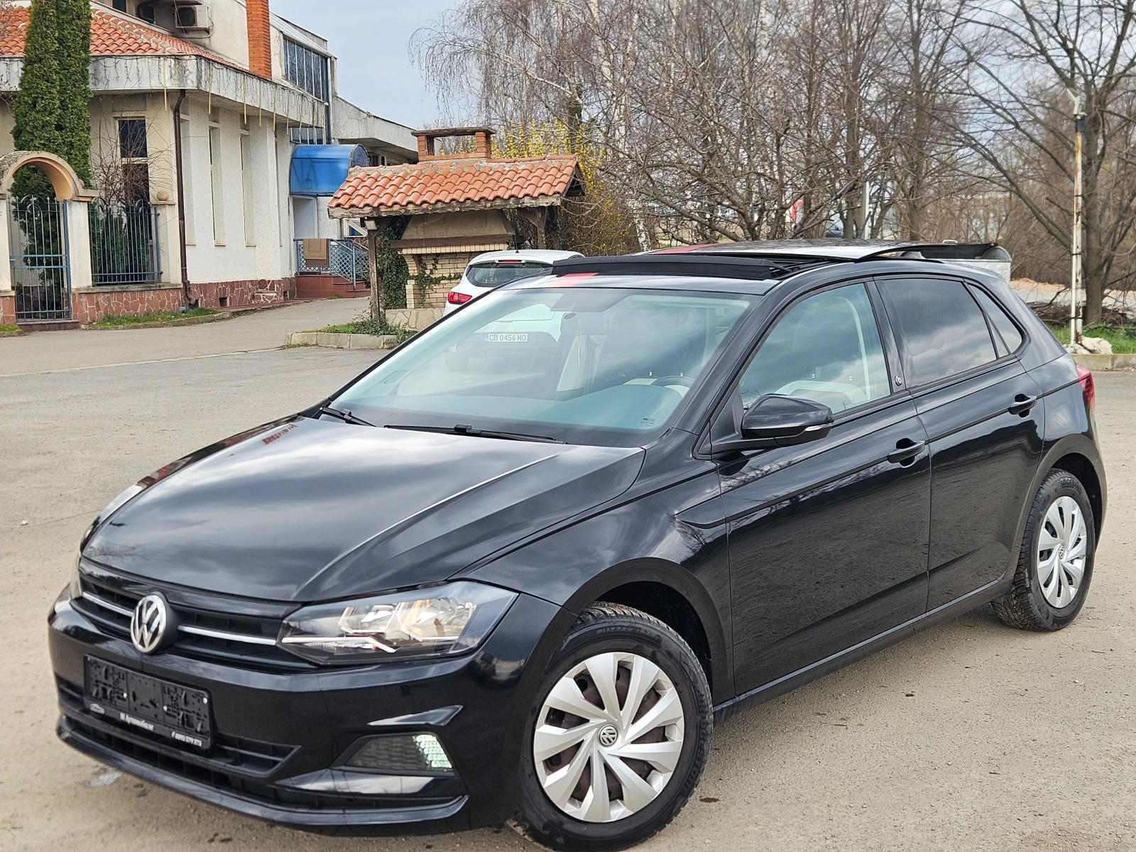 VW Polo 40000км 100%, снимка 2 - Автомобили и джипове - 53998210