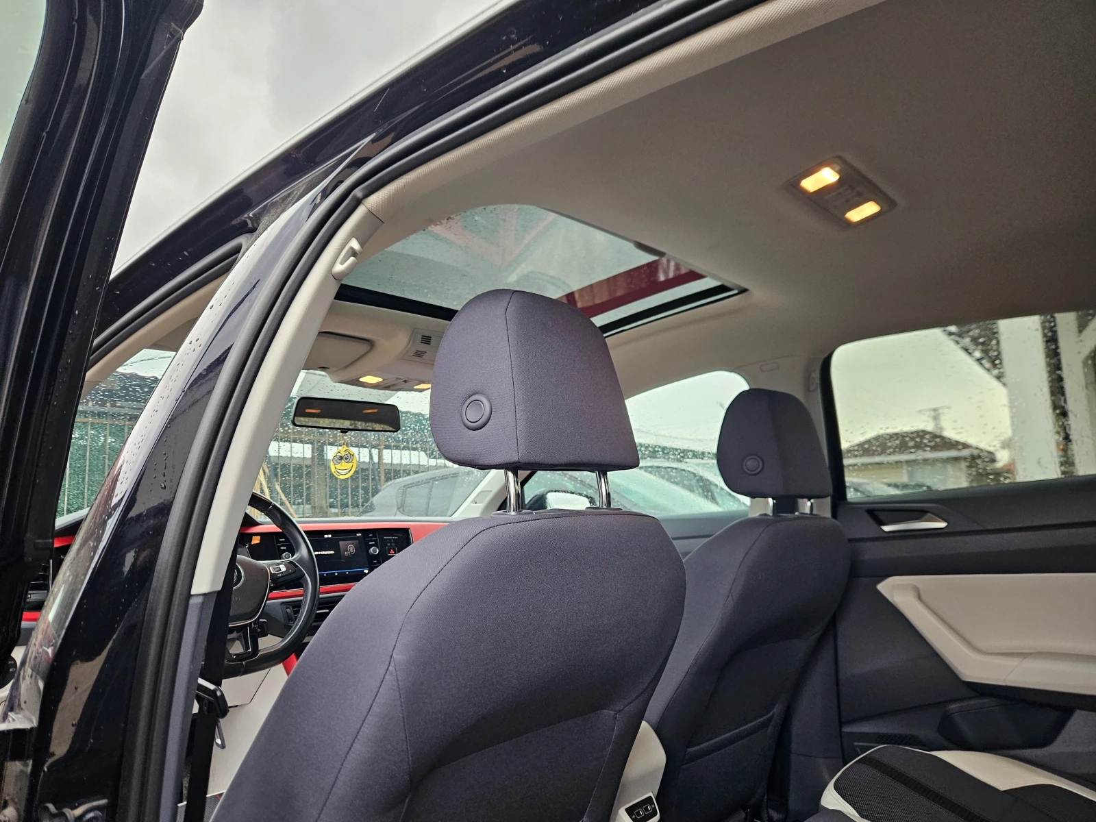 VW Polo 40000км 100%, снимка 11 - Автомобили и джипове - 53998210