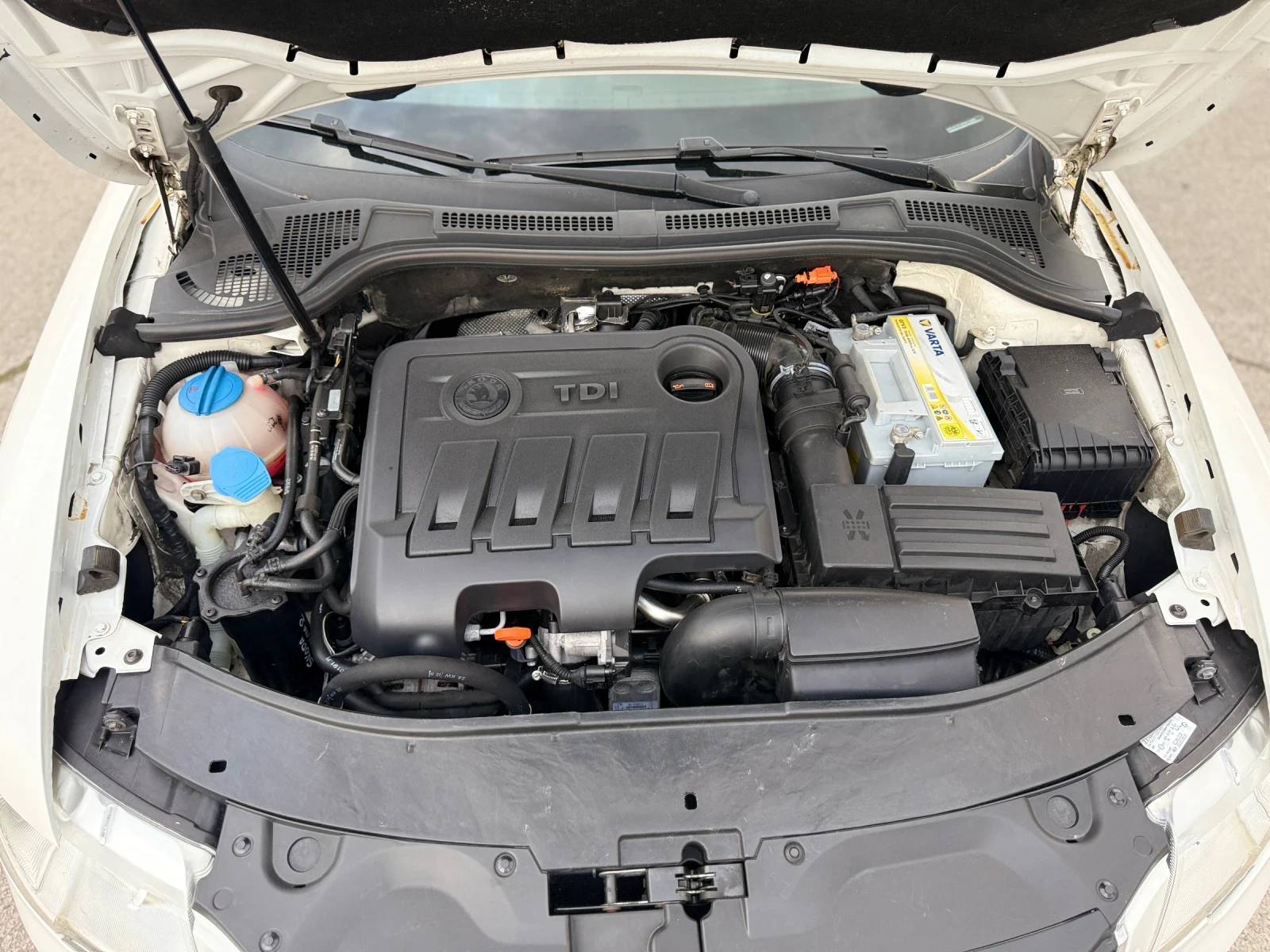 Skoda Superb 2.0TDI-140kc, снимка 13 - Автомобили и джипове - 54005860