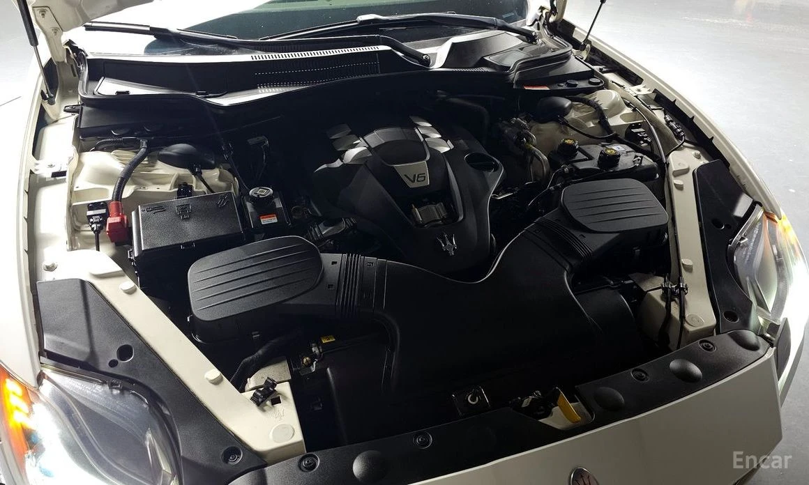 Maserati Quattroporte * 3.0* V6* КАМЕРИ* ШИБИДАХ* КОЖА* ПОДГРЕВ* KEYLESS, снимка 14 - Автомобили и джипове - 54194981