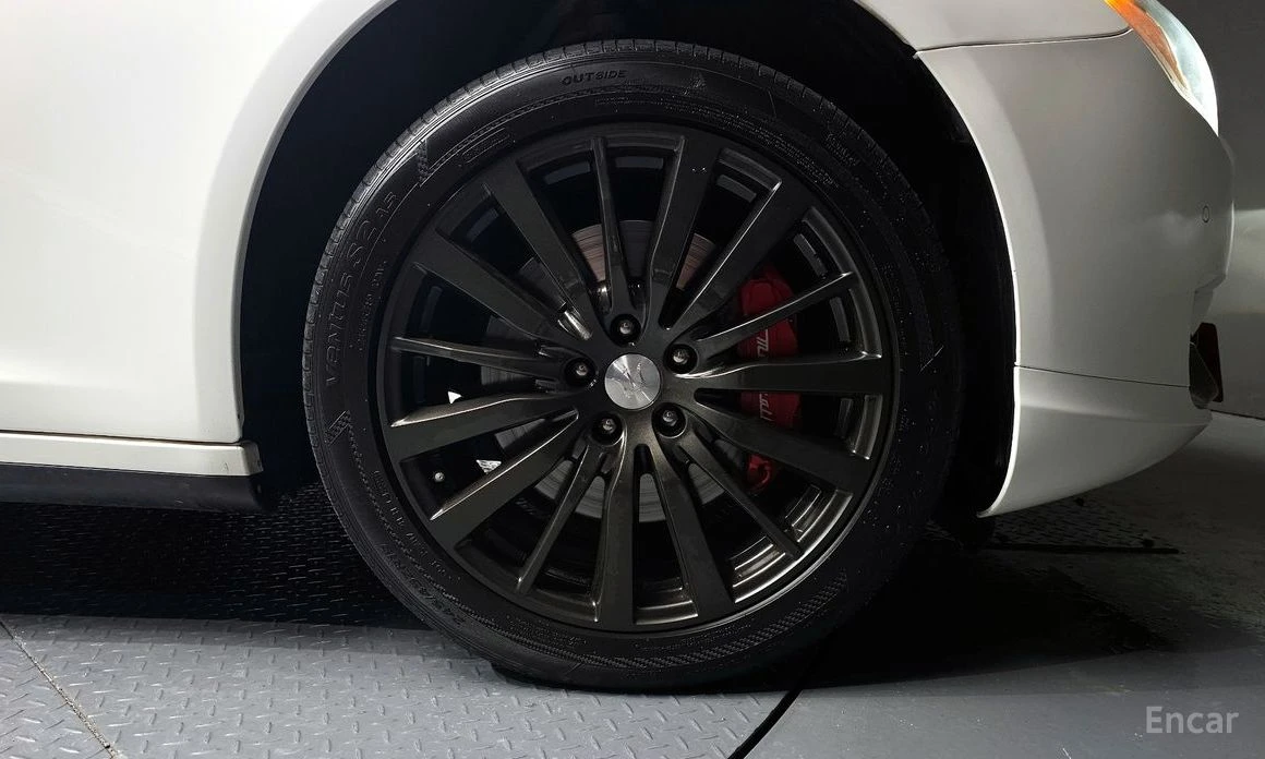 Maserati Quattroporte * 3.0* V6* КАМЕРИ* ШИБИДАХ* КОЖА* ПОДГРЕВ* KEYLESS, снимка 13 - Автомобили и джипове - 54194981