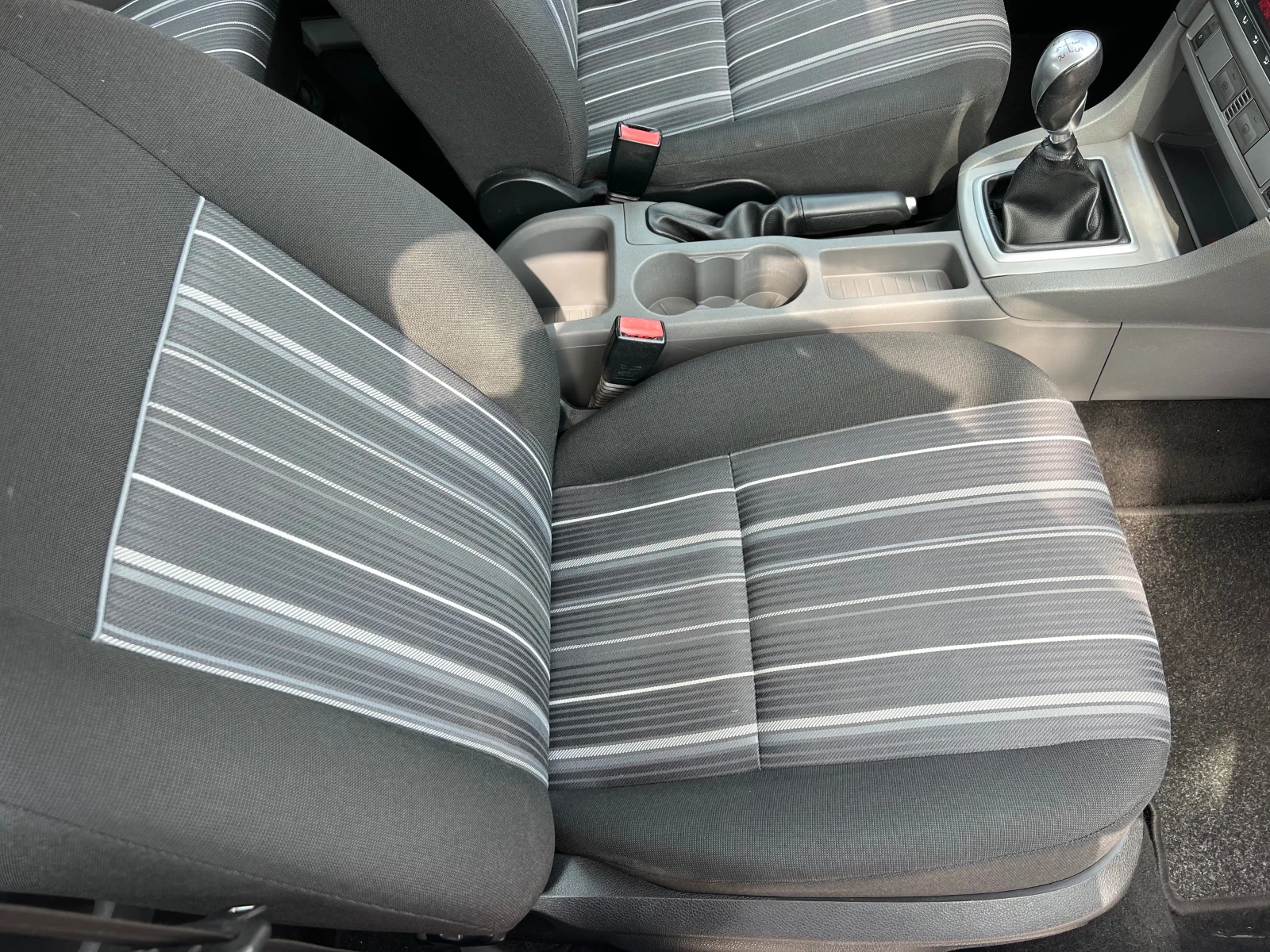 Ford Focus 1.6TDCI NAVI/KAMERA/PODGREV/KLIMATRONIK/UNIKAT, снимка 13 - Автомобили и джипове - 54220112