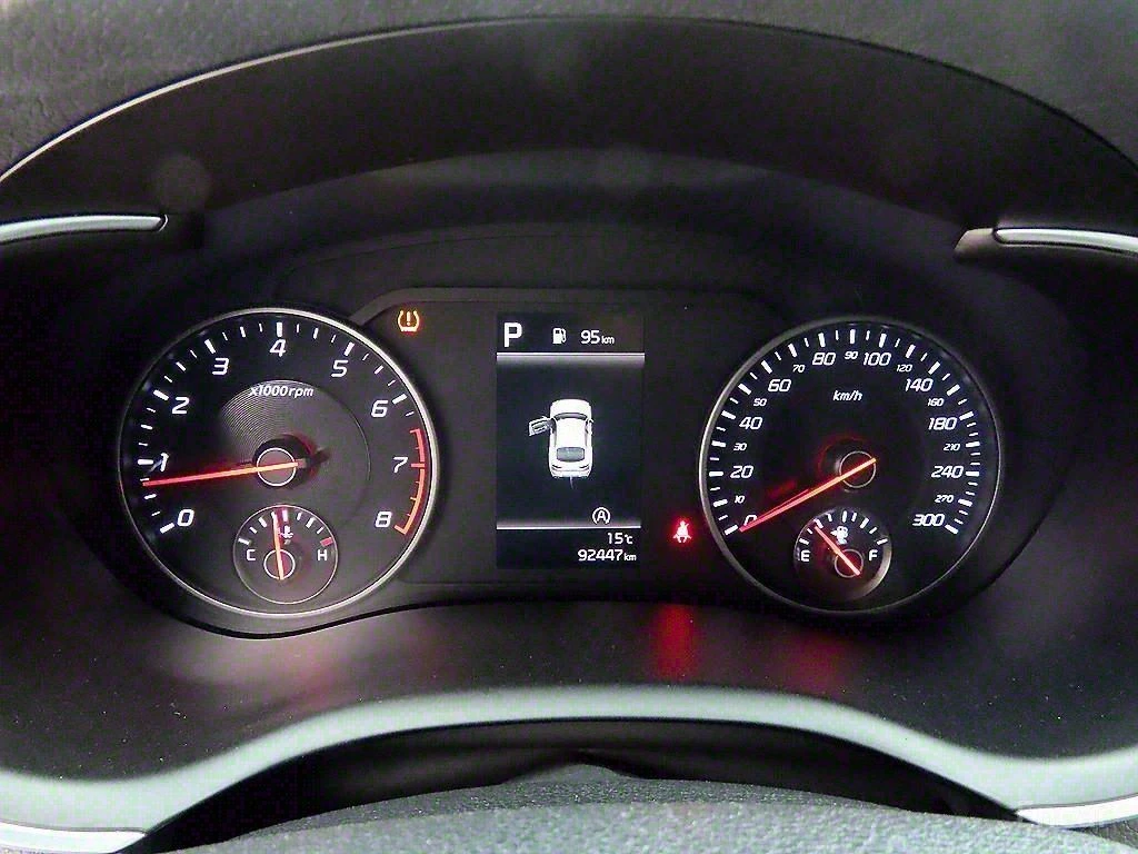 Kia Stinger AWD* PLATINUM* ОБДУХВАНЕ* ПОДГРЕВ* КАМЕРИ* , снимка 9 - Автомобили и джипове - 54342415