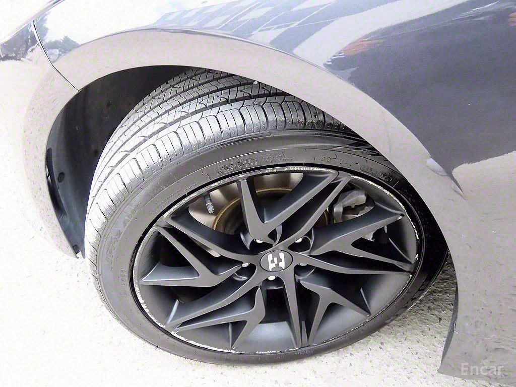 Kia Stinger AWD* PLATINUM* ОБДУХВАНЕ* ПОДГРЕВ* КАМЕРИ* , снимка 14 - Автомобили и джипове - 54342415