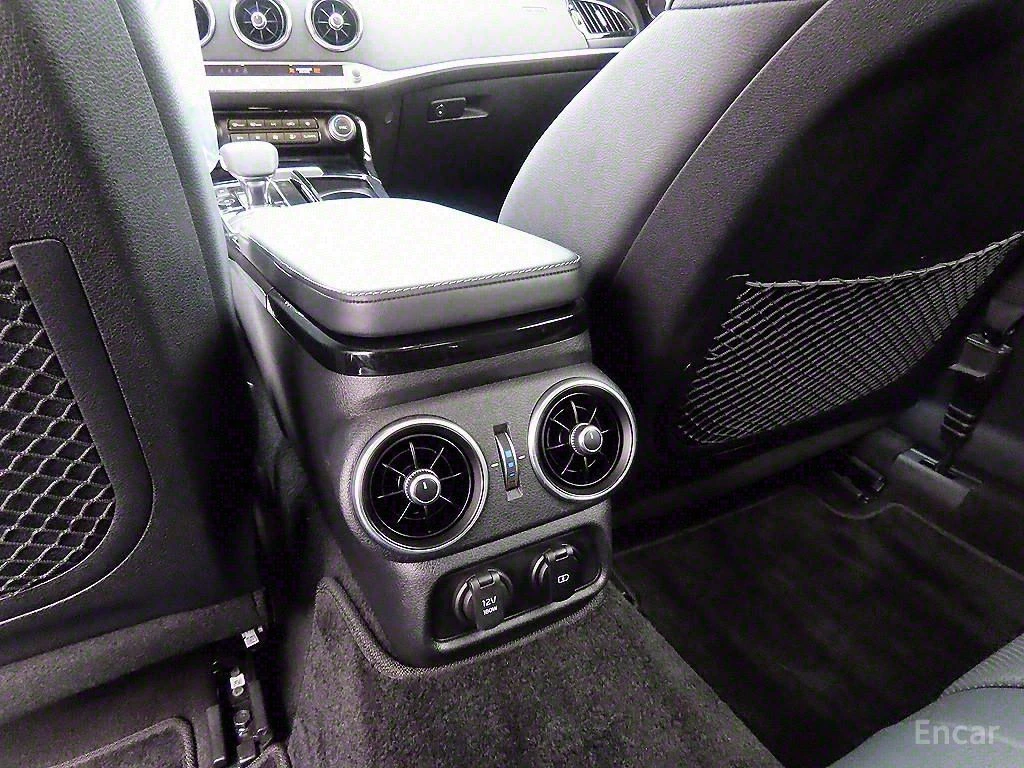 Kia Stinger AWD* PLATINUM* ОБДУХВАНЕ* ПОДГРЕВ* КАМЕРИ* , снимка 12 - Автомобили и джипове - 54342415