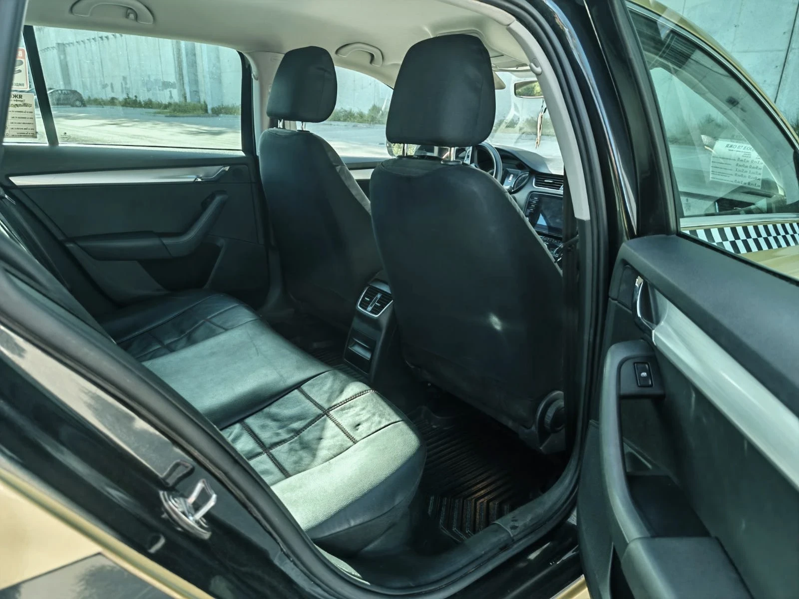 Skoda Octavia 1.6TDI, снимка 10 - Автомобили и джипове - 54354156