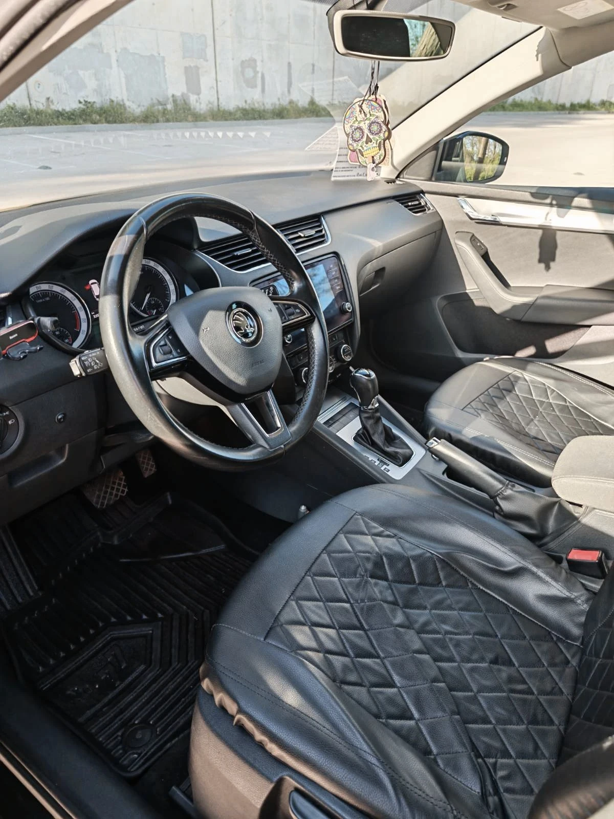 Skoda Octavia 1.6TDI, снимка 7 - Автомобили и джипове - 54354156