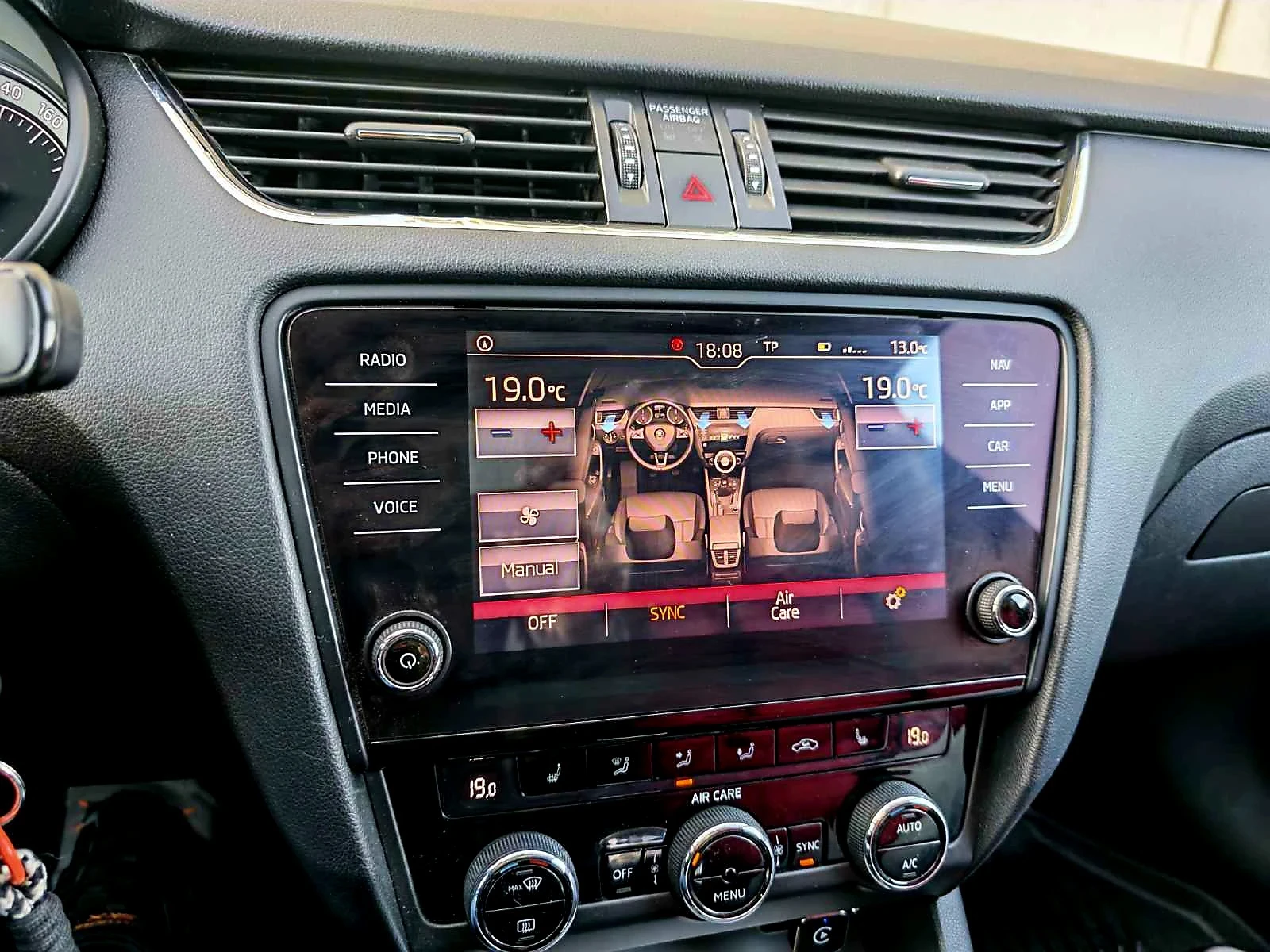 Skoda Octavia 1.6TDI, снимка 13 - Автомобили и джипове - 54354156