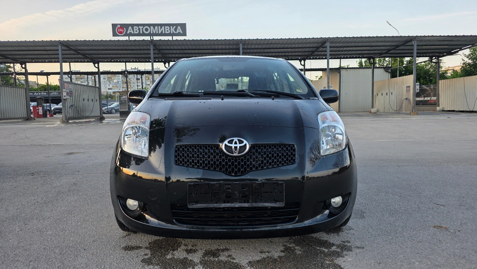 Toyota Yaris БЕЗУПРЕЧНА , снимка 2 - Автомобили и джипове - 54744157