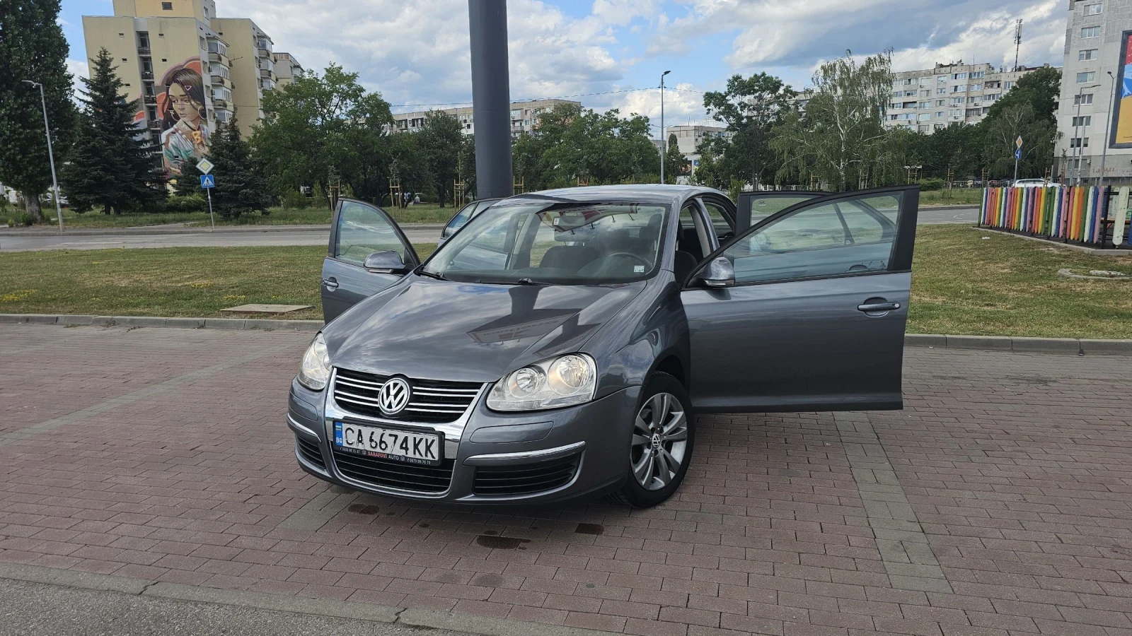 VW Jetta 1.6i 102кс. Ръчка Газ 74 000км, снимка 7 - Автомобили и джипове - 55165694