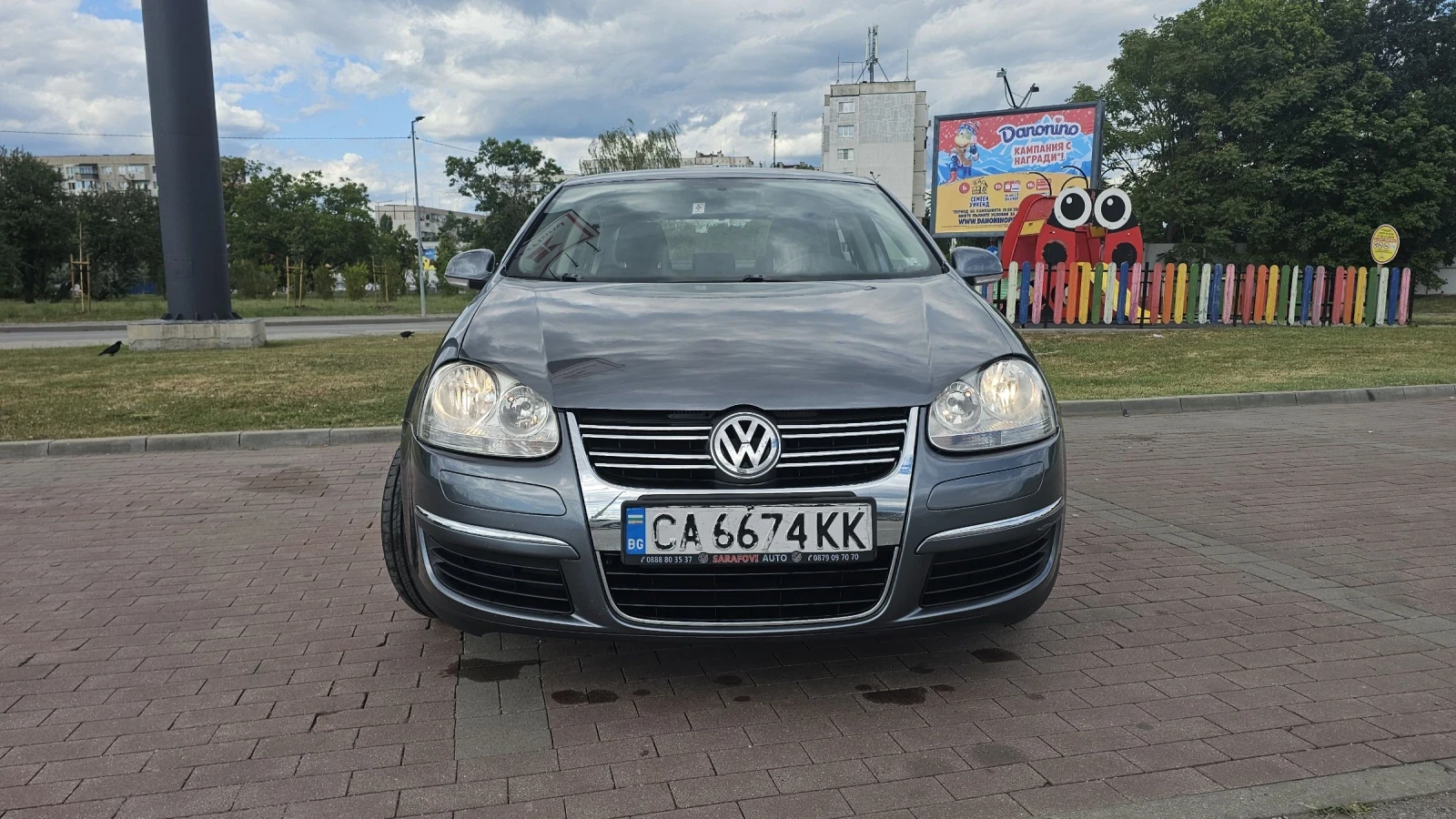 VW Jetta 1.6i 102кс. Ръчка Газ 74 000км, снимка 2 - Автомобили и джипове - 55165694