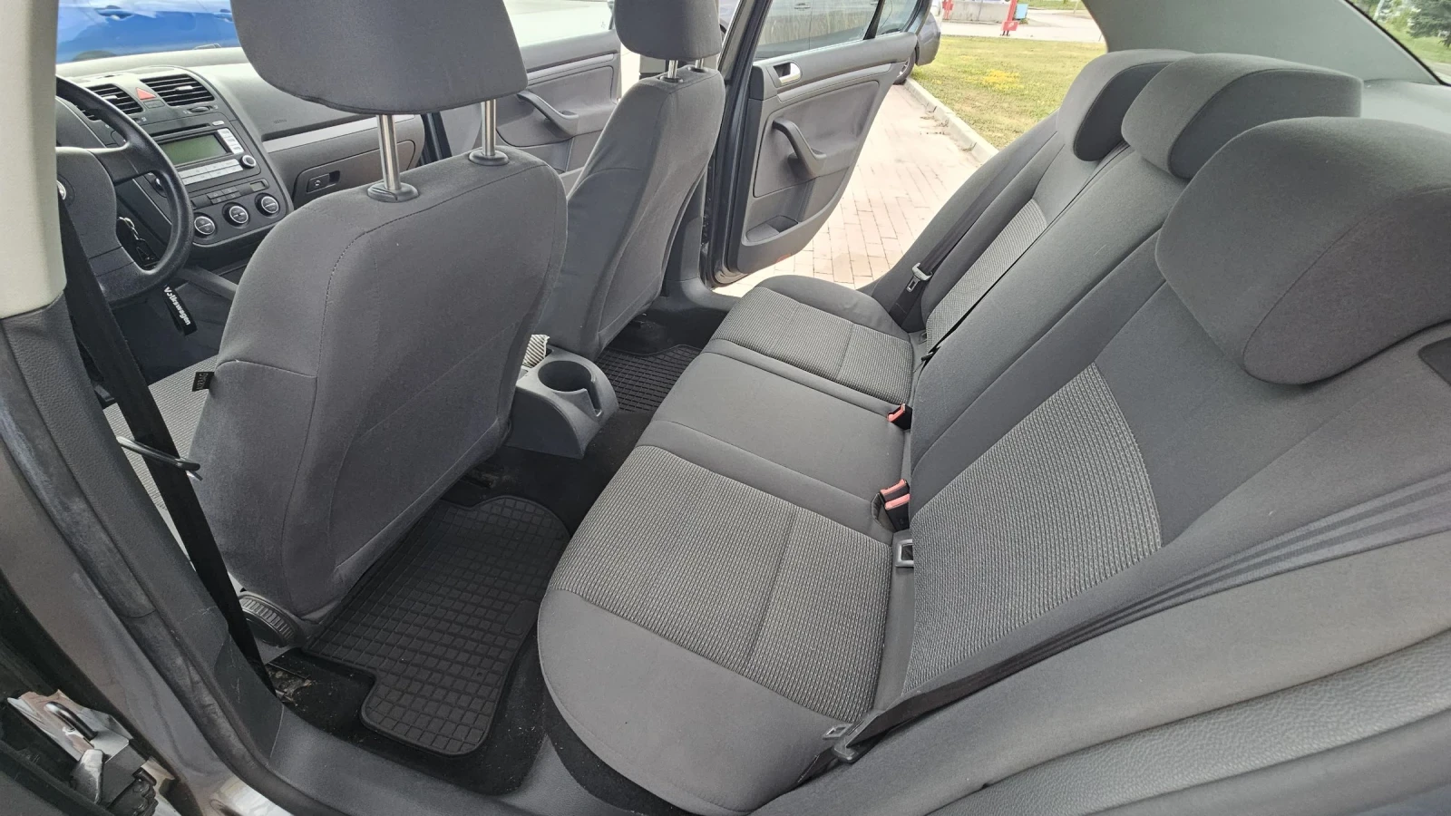 VW Jetta 1.6i 102кс. Ръчка Газ 74 000км, снимка 9 - Автомобили и джипове - 55165694