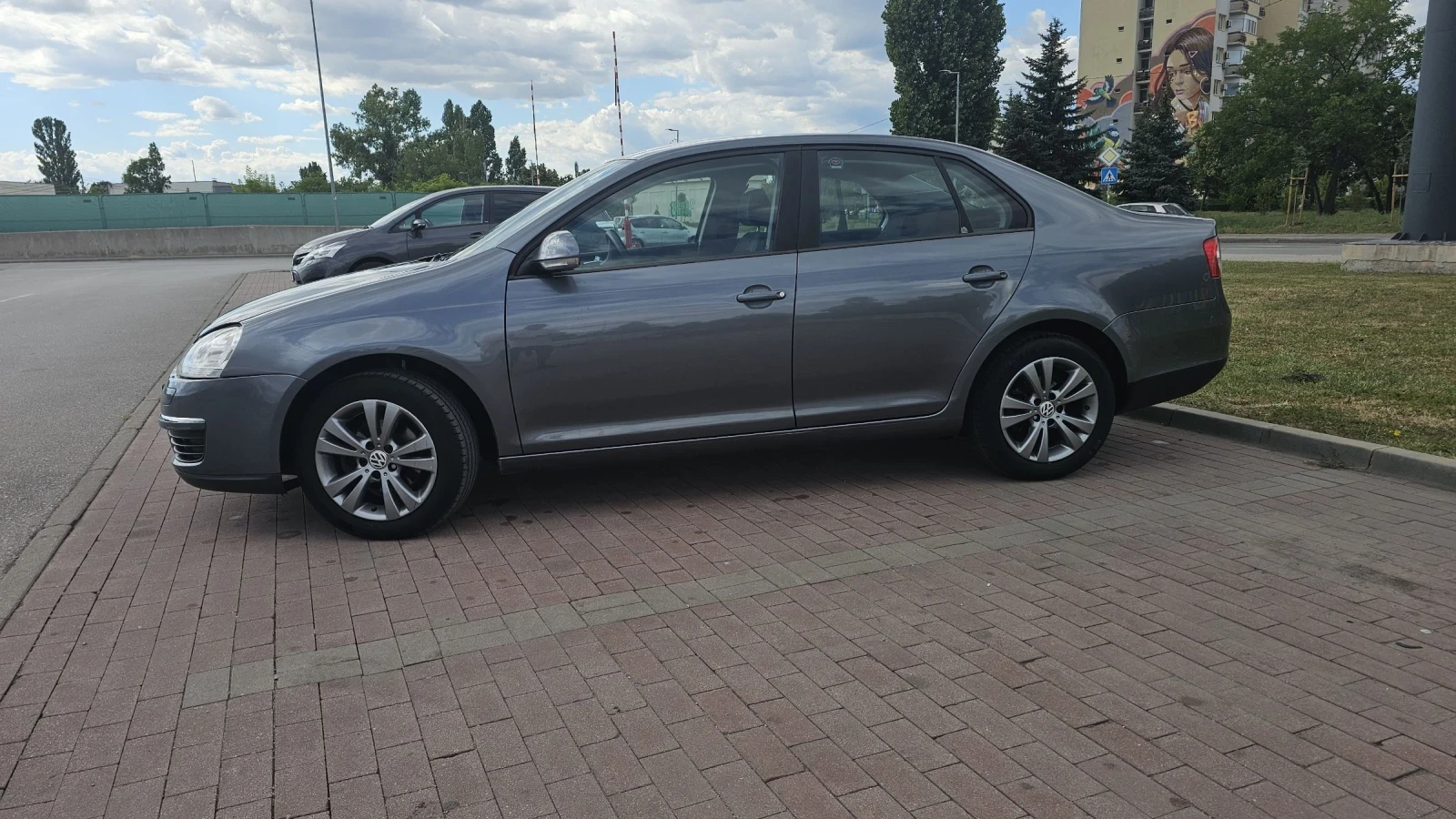 VW Jetta 1.6i 102кс. Ръчка Газ 74 000км, снимка 6 - Автомобили и джипове - 55165694