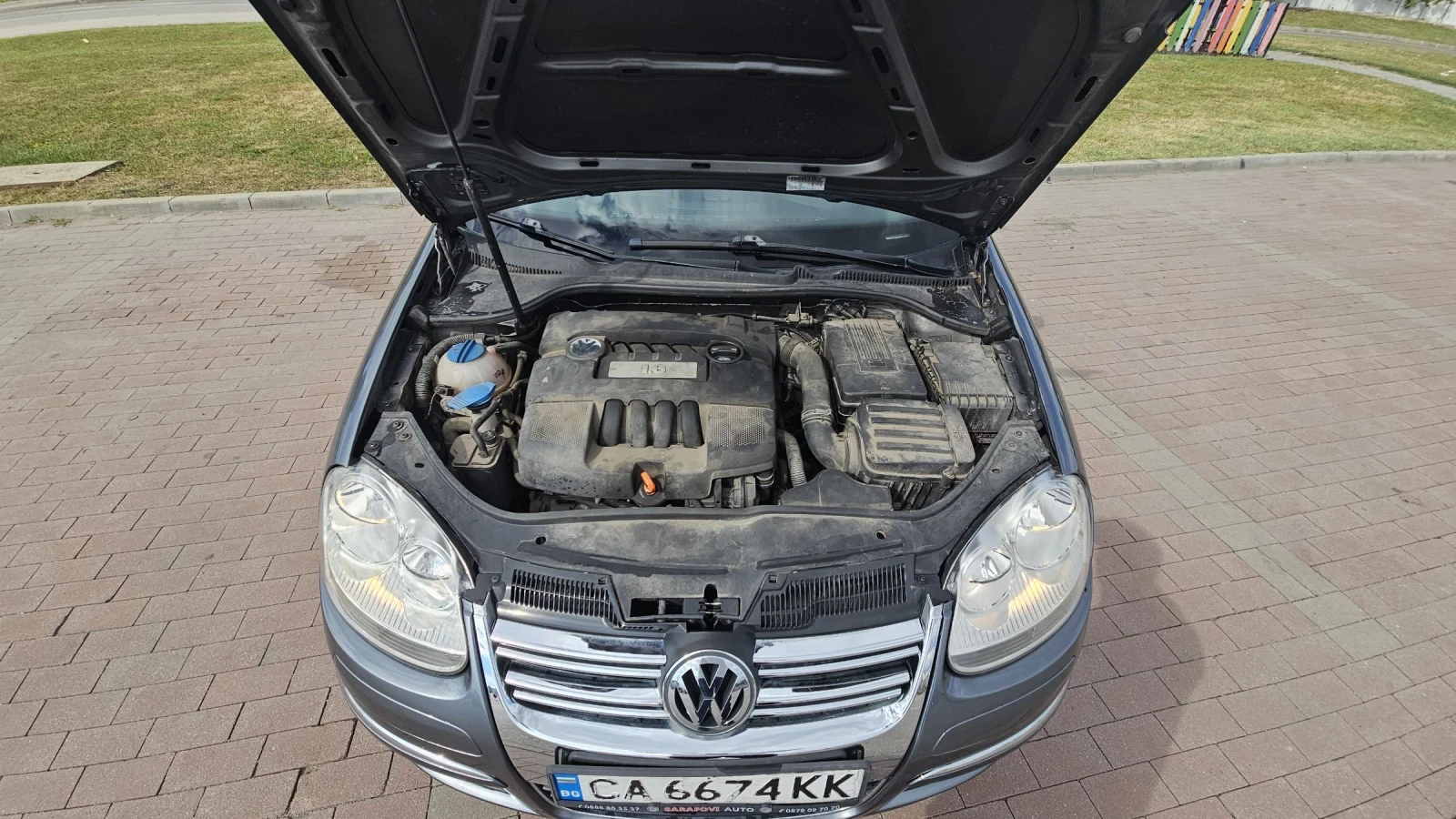 VW Jetta 1.6i 102кс. Ръчка Газ 74 000км, снимка 15 - Автомобили и джипове - 55165694