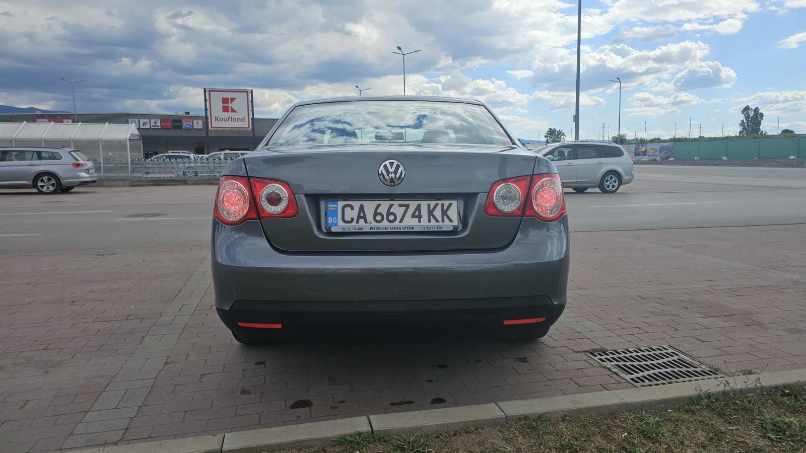VW Jetta 1.6i 102кс. Ръчка Газ 74 000км, снимка 5 - Автомобили и джипове - 55165694