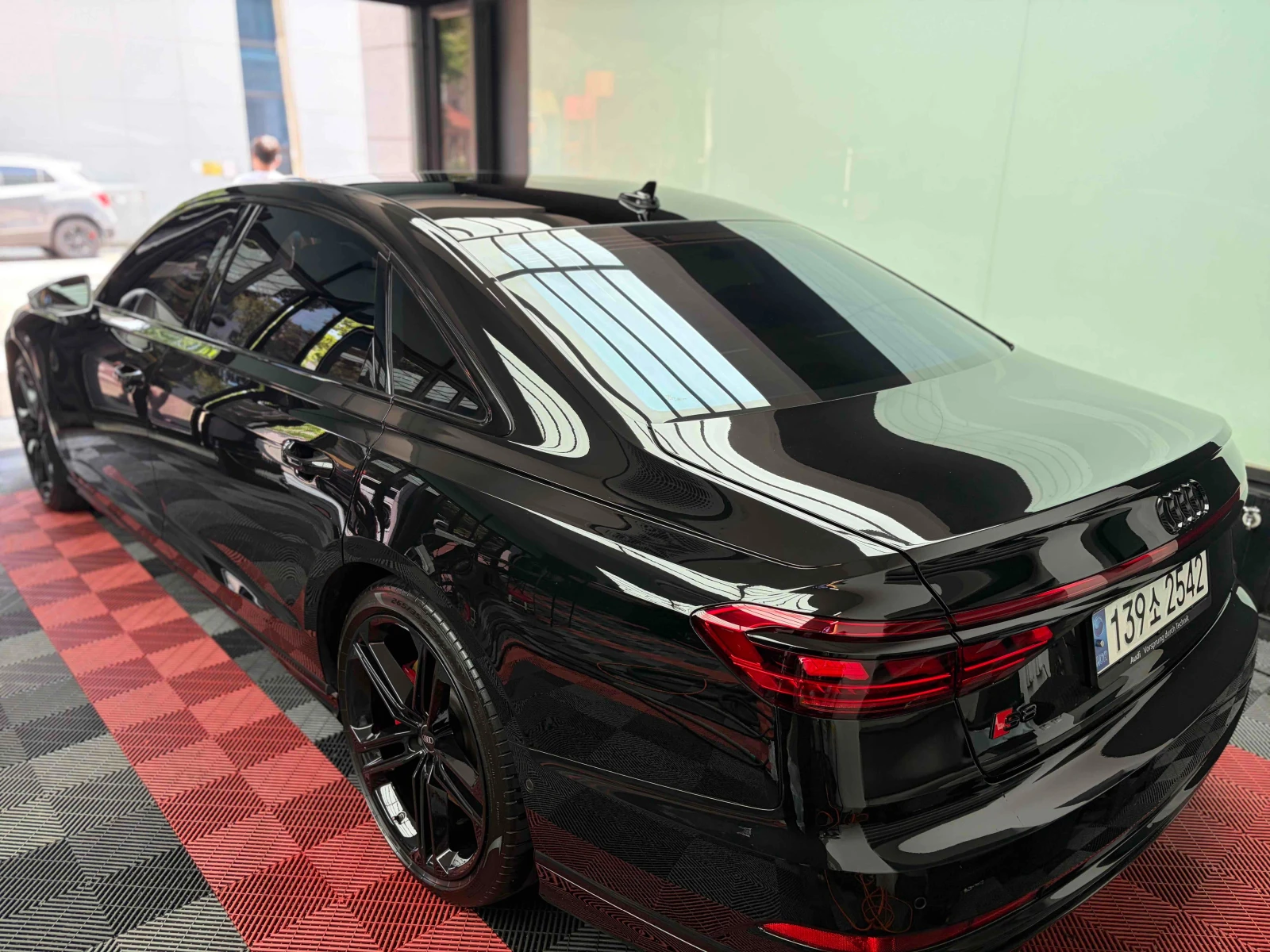 Audi S8 2022* LONG* 360* HUD* МАСАЖ* ОБДУХ* SOFT-CLOSE* КР, снимка 4 - Автомобили и джипове - 55194625