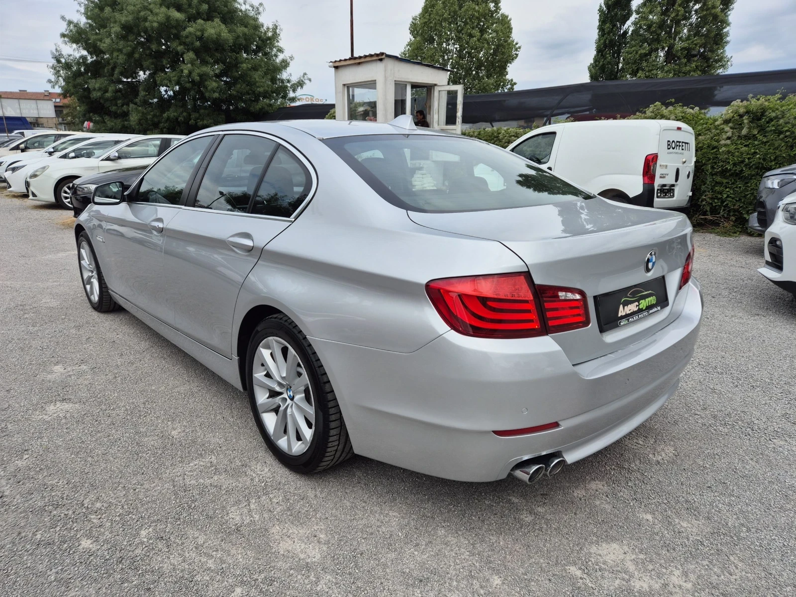 BMW 530 D/X-drive/ДИСТРОНИК, снимка 3 - Автомобили и джипове - 55403399