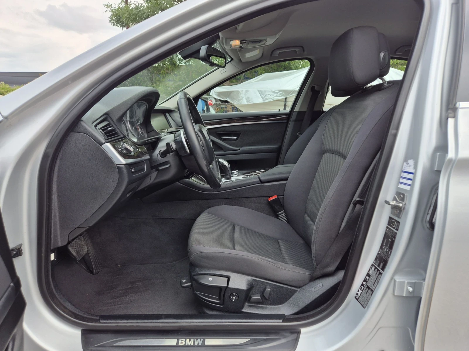BMW 530 D/X-drive/ДИСТРОНИК, снимка 10 - Автомобили и джипове - 55403399