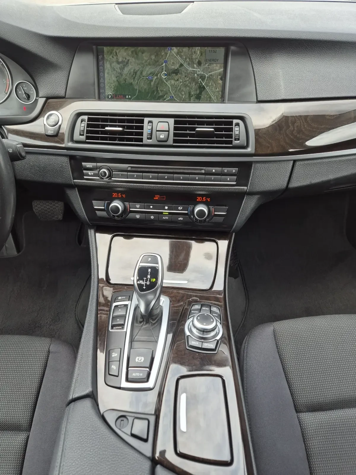 BMW 530 D/X-drive/ДИСТРОНИК, снимка 8 - Автомобили и джипове - 55403399