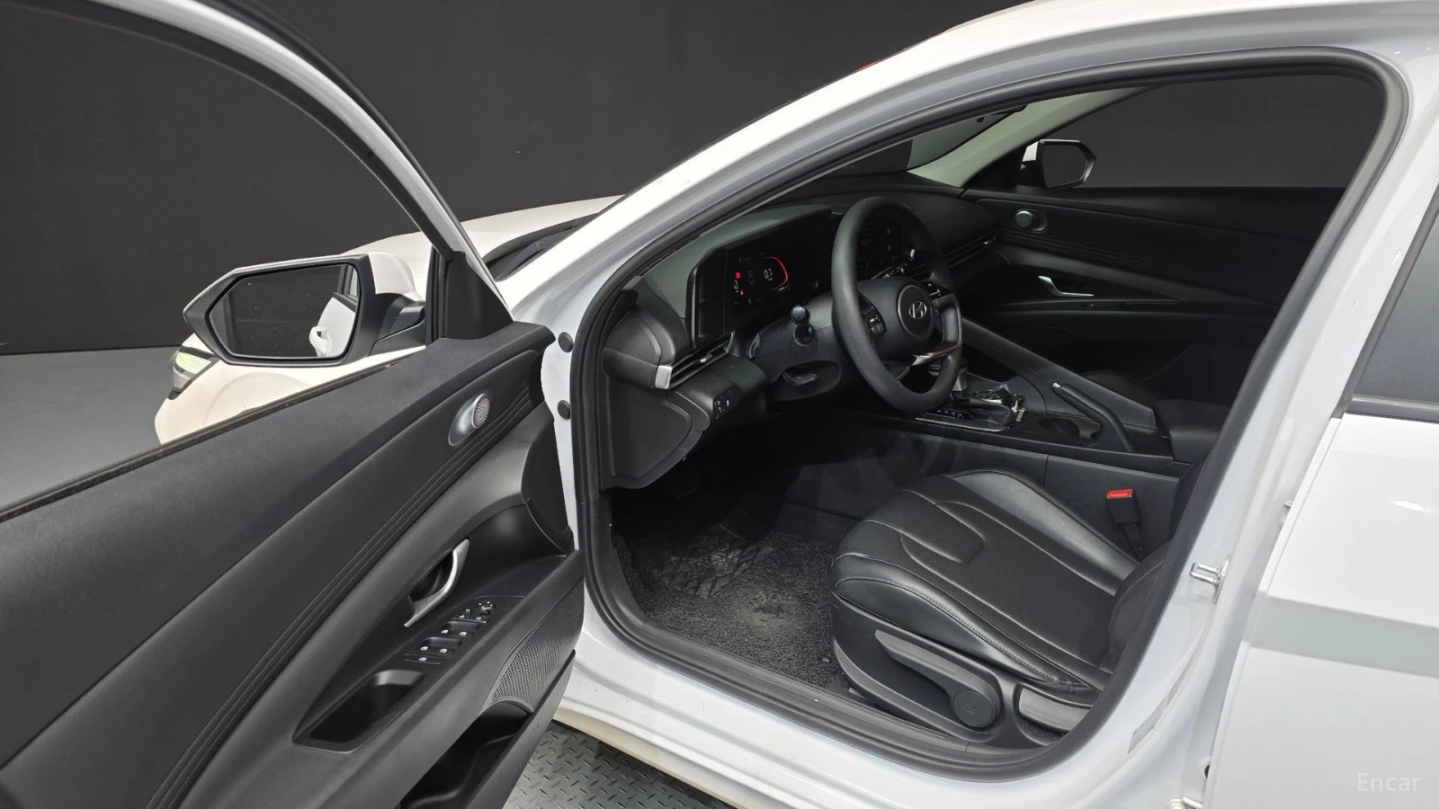 Hyundai Elantra SMART* 1.6* КОЖА* КАМЕРА* НАВИ* KEYLESS* , снимка 8 - Автомобили и джипове - 55628590