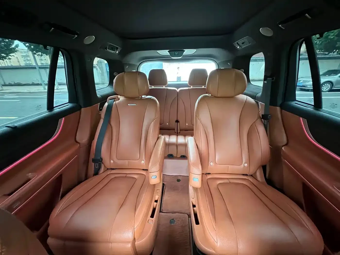AITO 9 Extended Range Ultra 42 kWh 6-Seater | Mobile.bg � ����������� 6