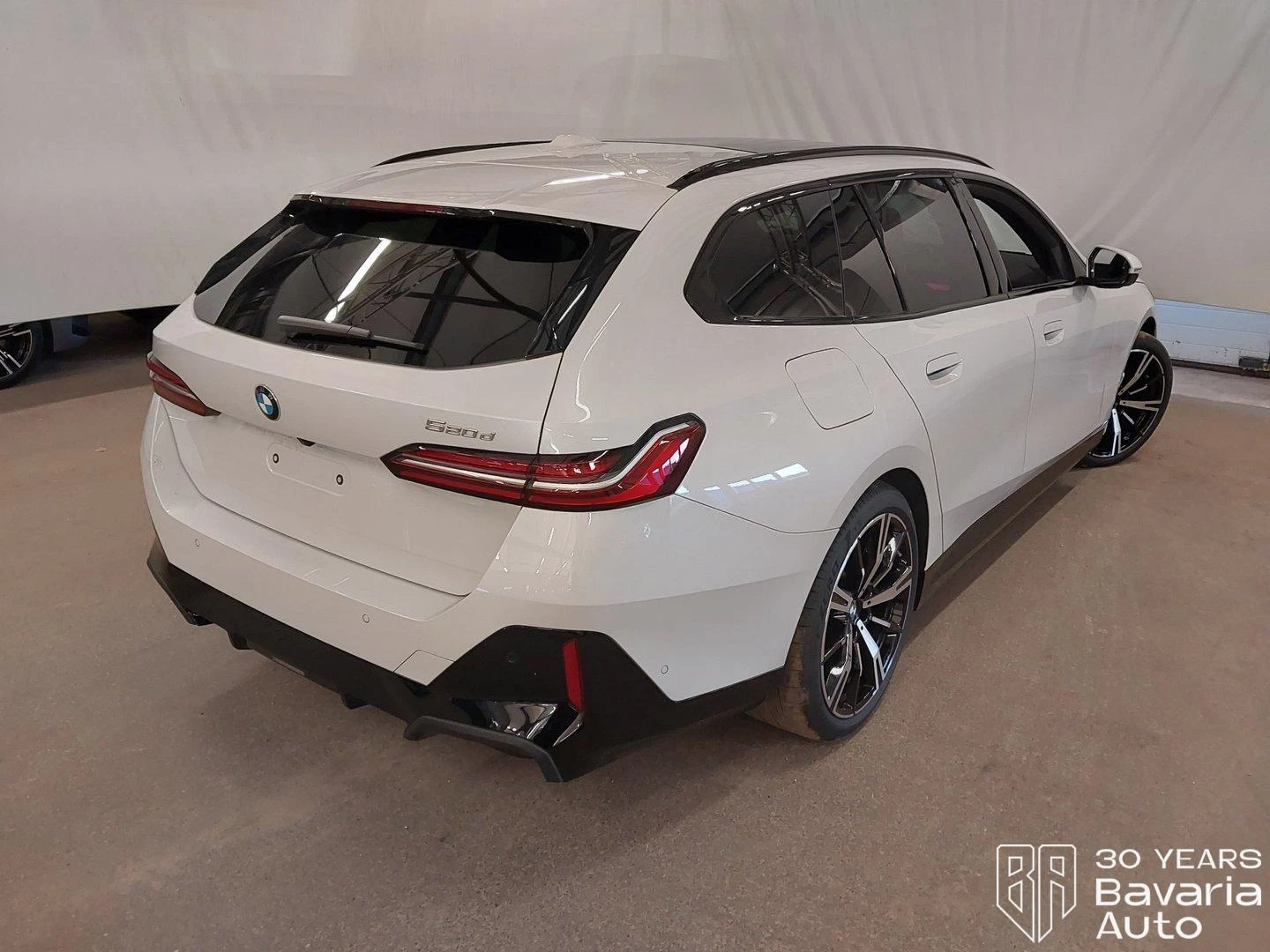 BMW 520 d Touring Steptronic, снимка 3 - Автомобили и джипове - 56395675