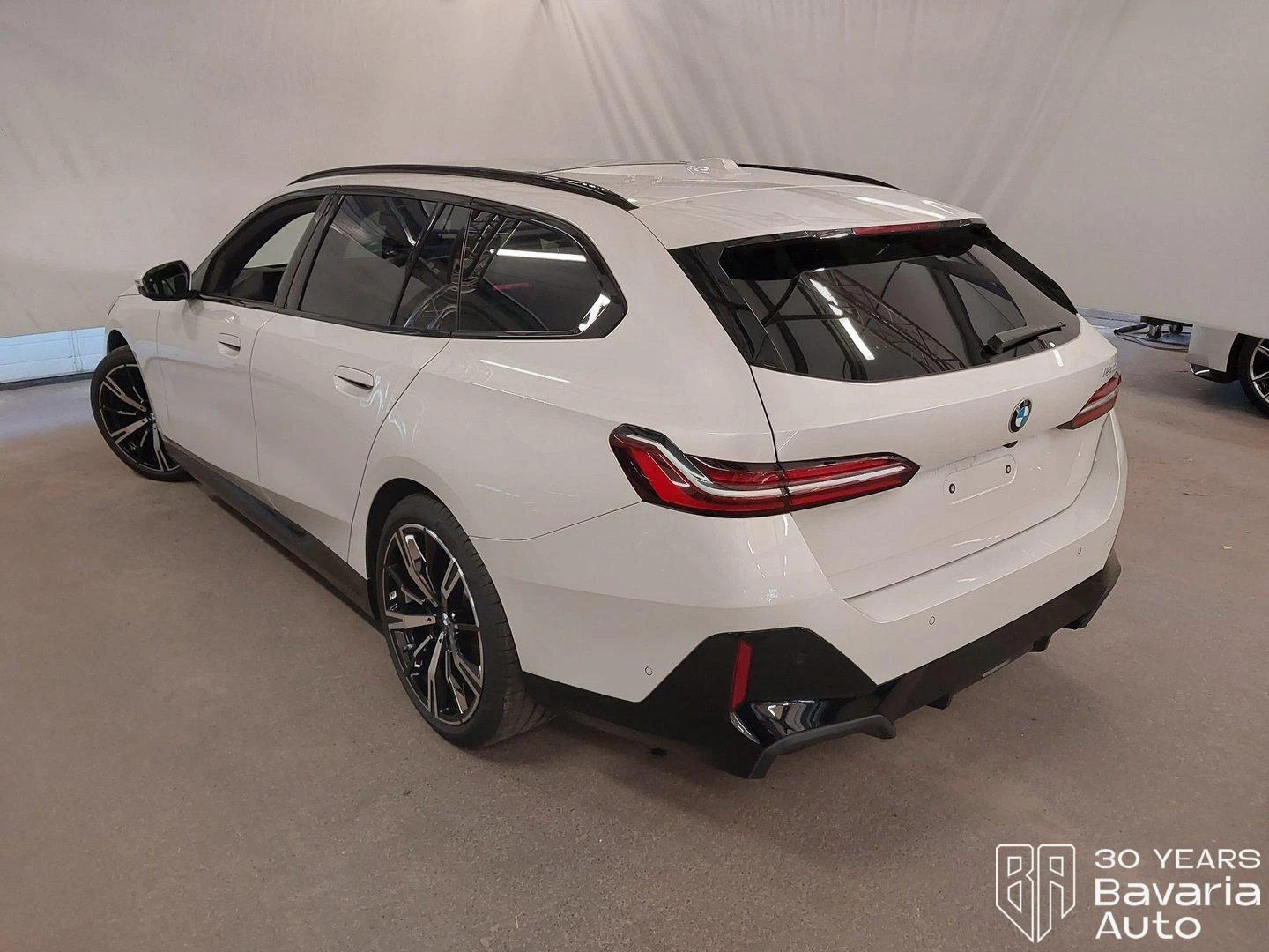 BMW 520 d Touring Steptronic, снимка 2 - Автомобили и джипове - 56395675