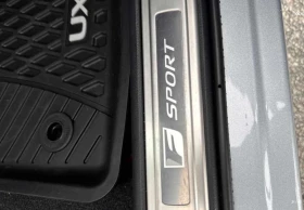 Lexus UX 250h  CARFAX - 28800 € / 56327.90 лв. - 18759849 12