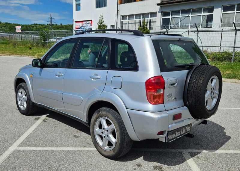 Toyota Rav4 2.0 D4D , снимка 6 - Автомобили и джипове - 43399441