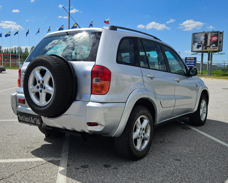 Toyota Rav4 2.0 D4D , снимка 8 - Автомобили и джипове - 43399441