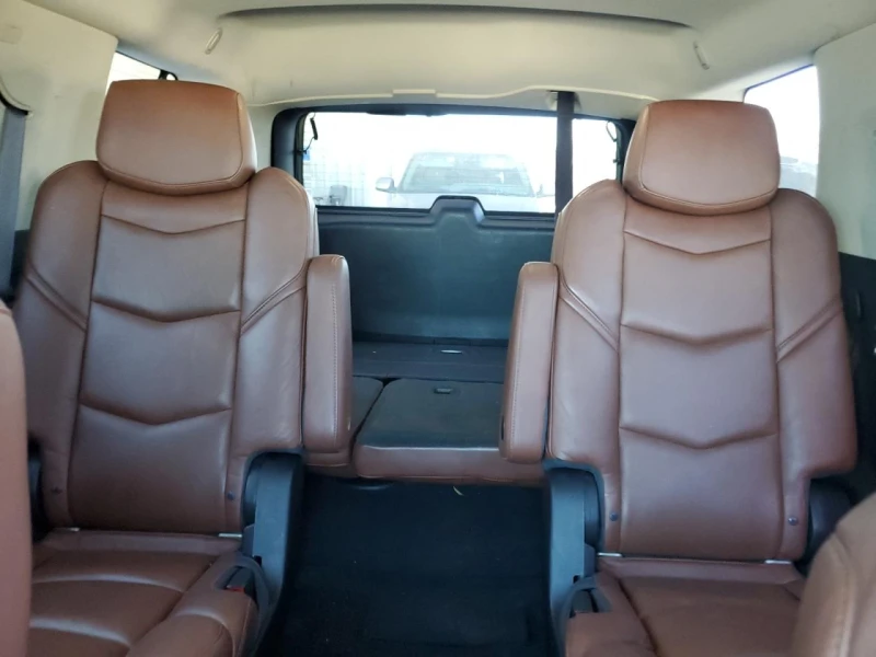 Cadillac Escalade Luxury, снимка 12 - Автомобили и джипове - 48522131