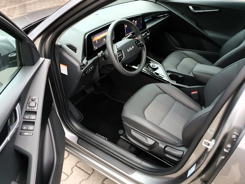 Kia Niro 1.6i HEV/Full Hybrid/Connect, снимка 7 - Автомобили и джипове - 51845404