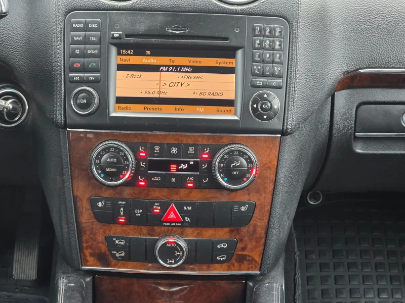 Mercedes-Benz ML 320 08г.FACE, КОЖА, НАВИ, снимка 12 - Автомобили и джипове - 52446821