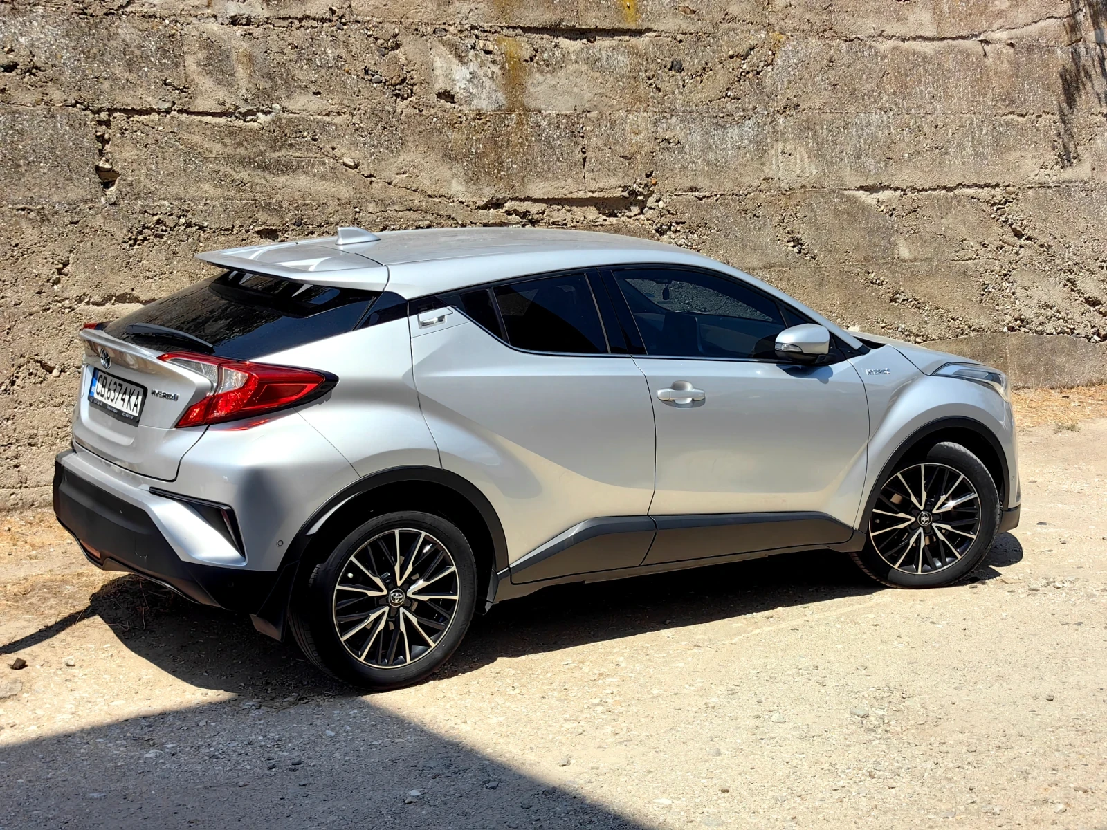 Toyota C-HR HYBRID E-CVT JBL Premium Sound самопаркиране - изображение 5