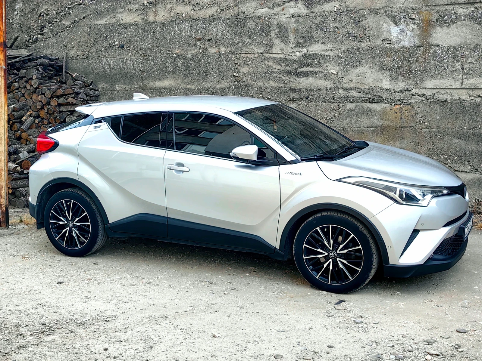 Toyota C-HR HYBRID E-CVT JBL Premium Sound самопаркиране - изображение 4