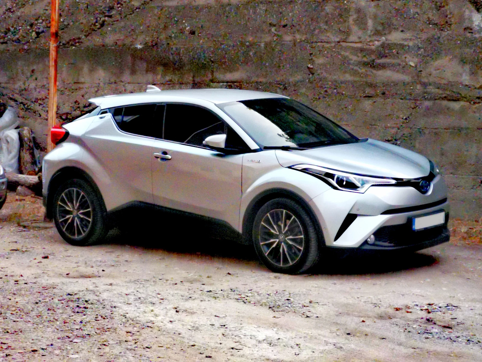 Toyota C-HR HYBRID E-CVT JBL Premium Sound - изображение 3