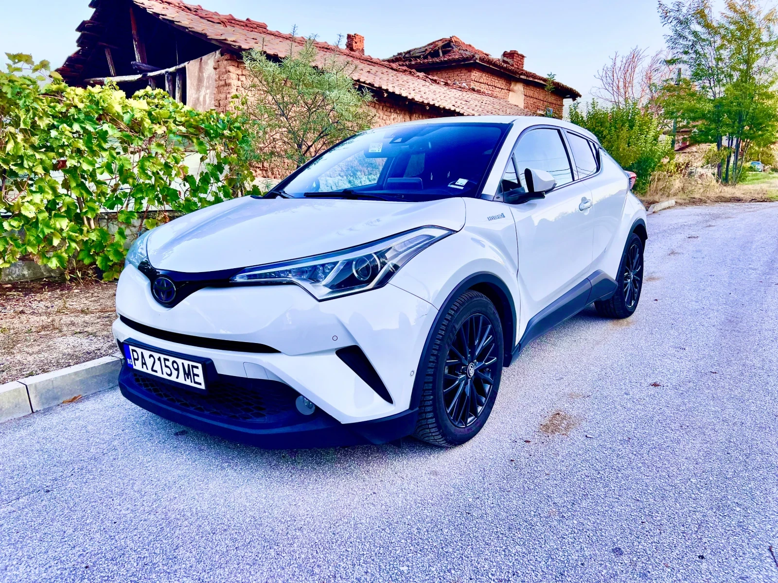 Toyota C-HR 1.8 HIBRID JBL - изображение 2